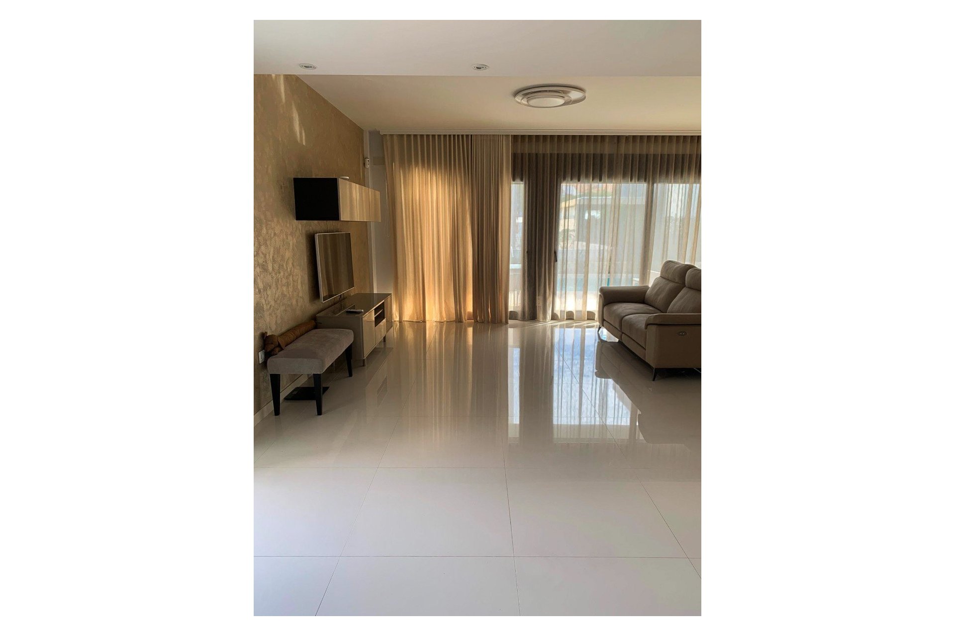 Resale - Villa / Semi detached - Alicante - Campoamor