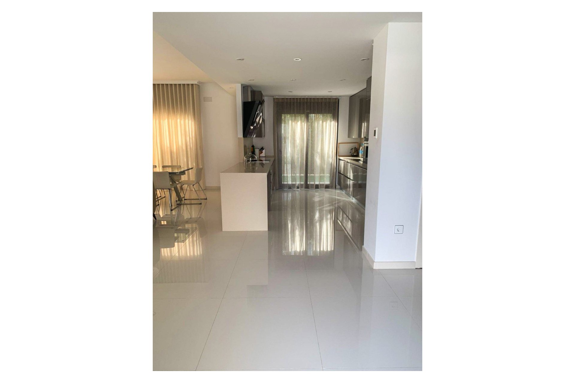 Resale - Villa / Semi detached - Alicante - Campoamor