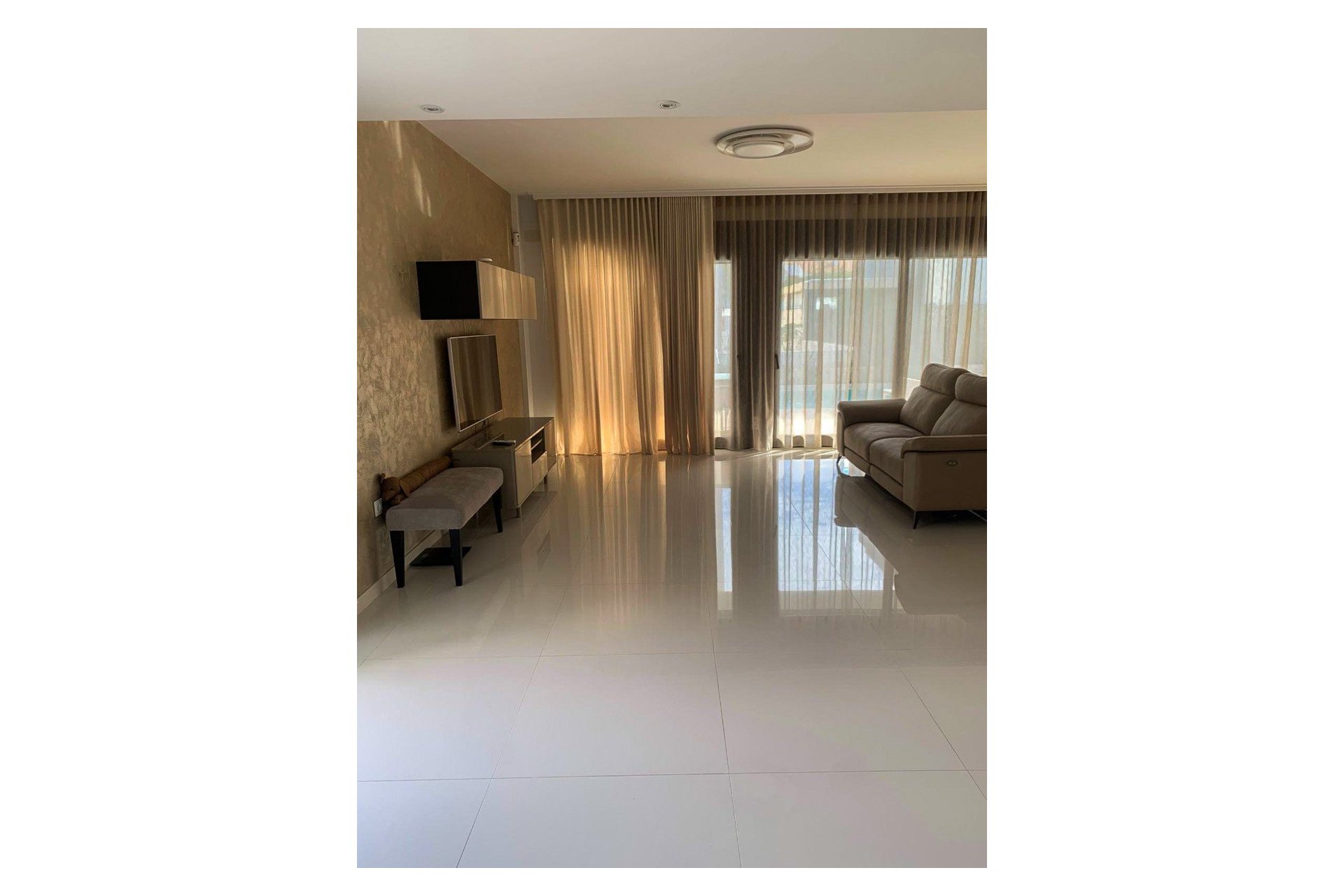 Resale - Villa / Semi detached - Alicante - Campoamor