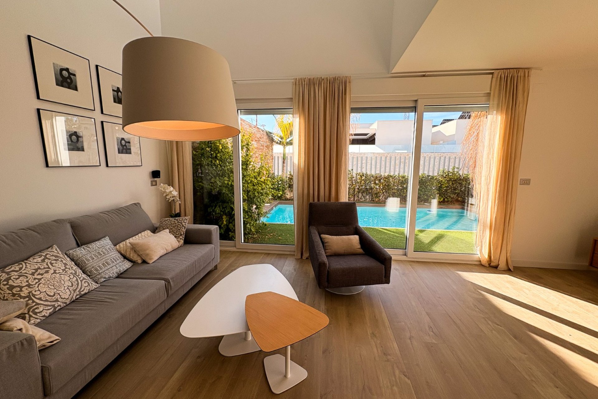 Resale - Villa / Semi detached - Ciudad Quesada