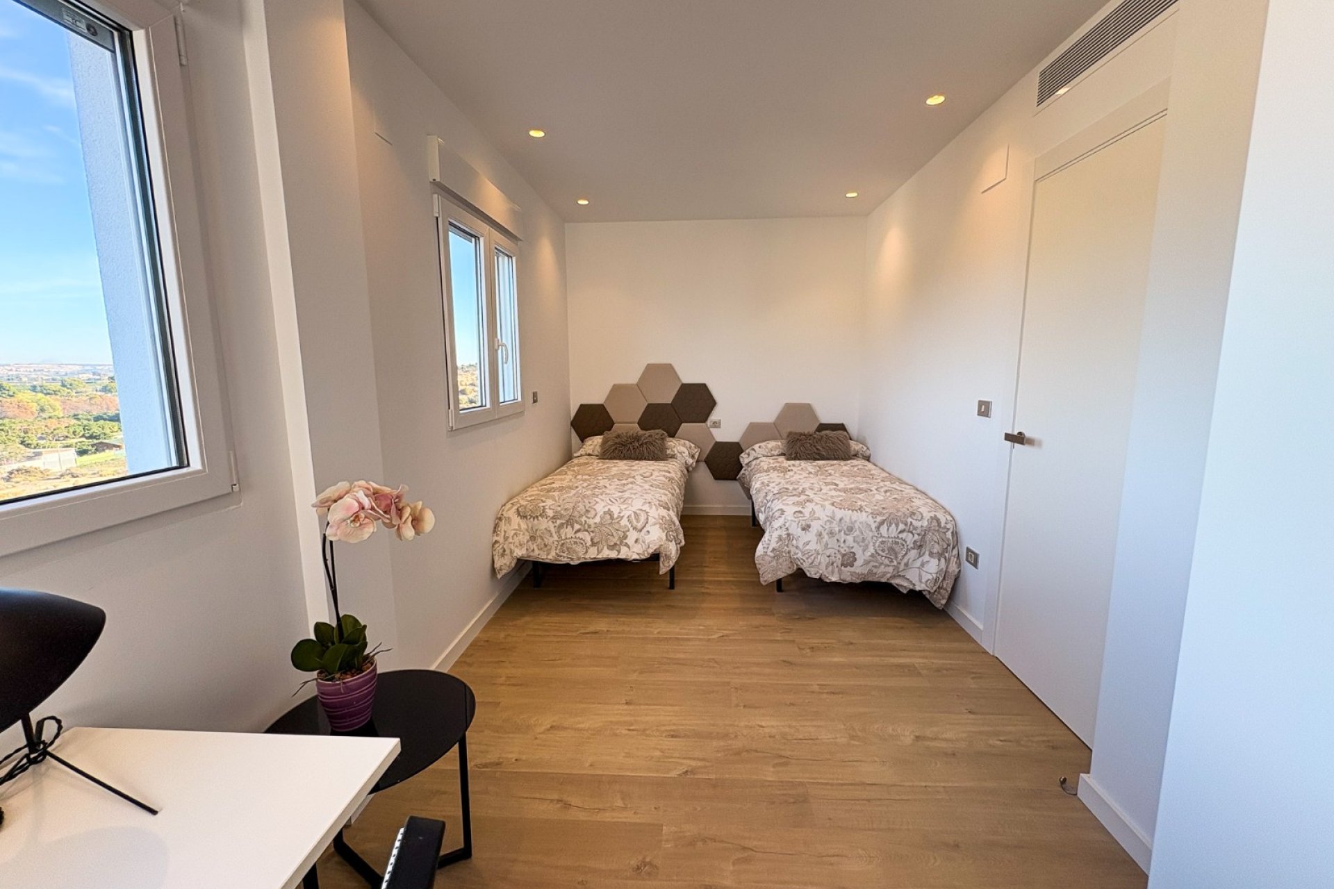 Resale - Villa / Semi detached - Ciudad Quesada