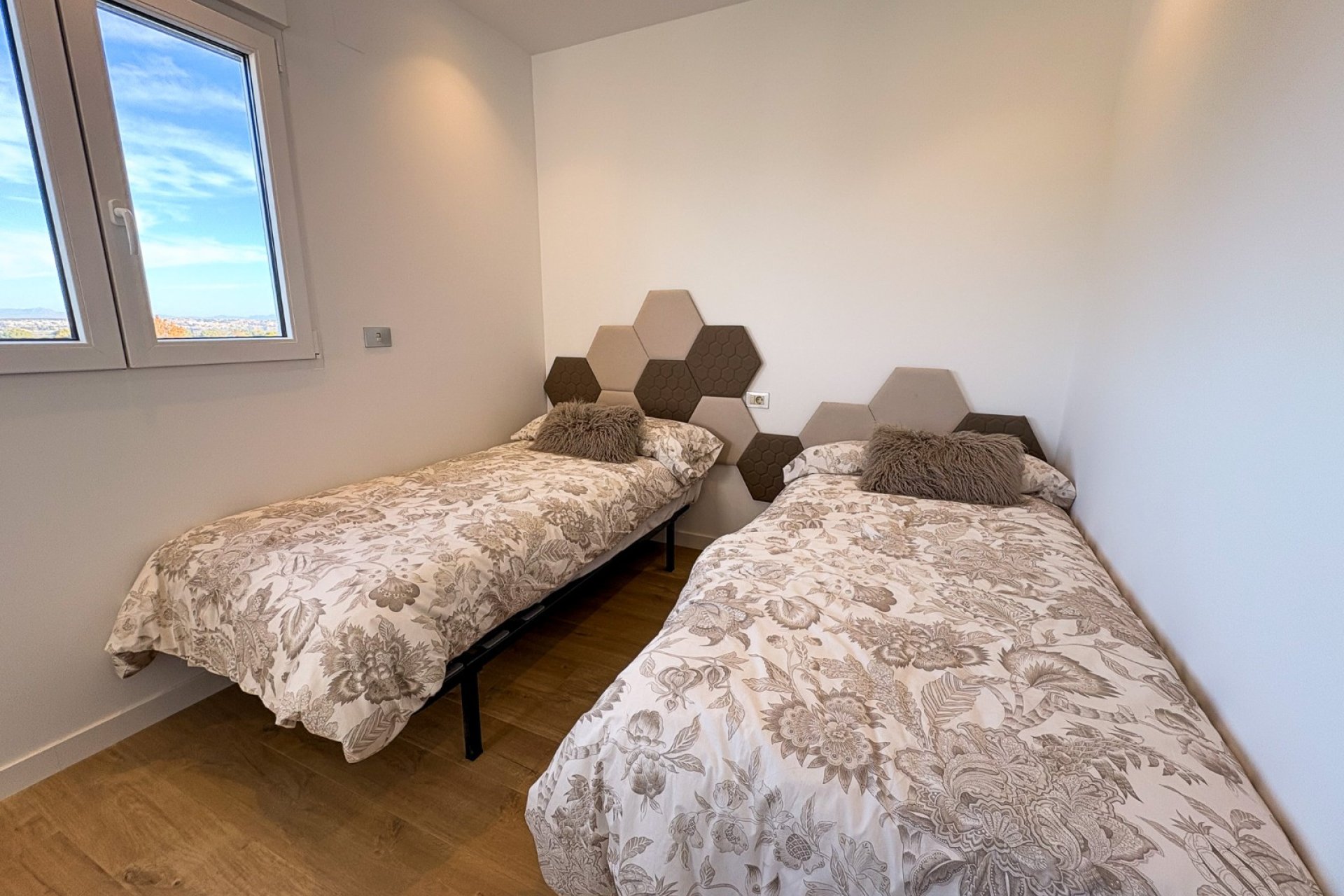 Resale - Villa / Semi detached - Ciudad Quesada