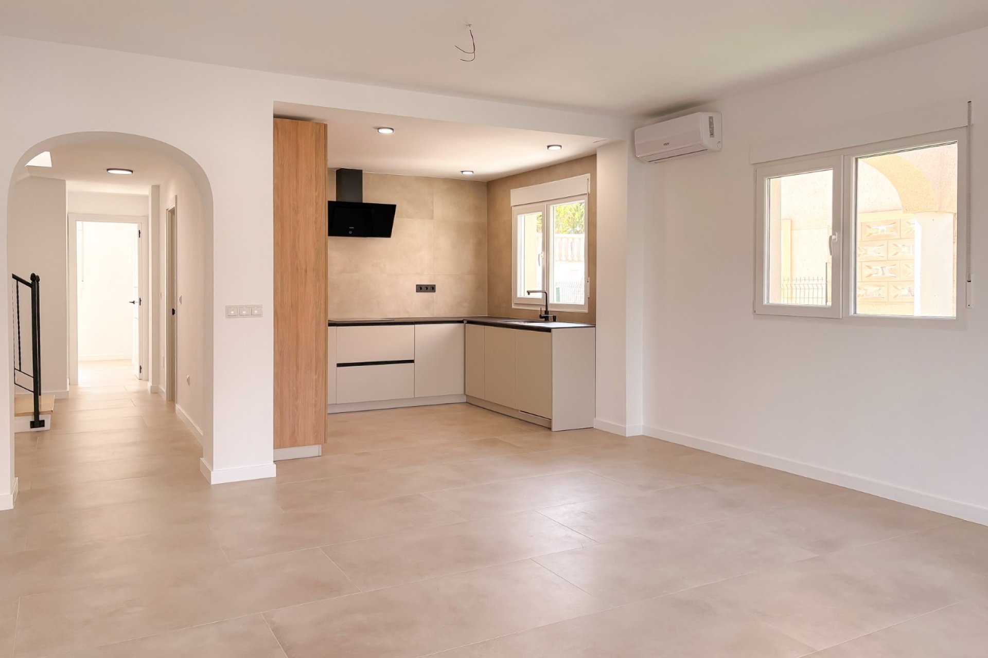 Resale - Villa / Semi detached - El Campello - Pueblo Acantilado - Venta Lanuza