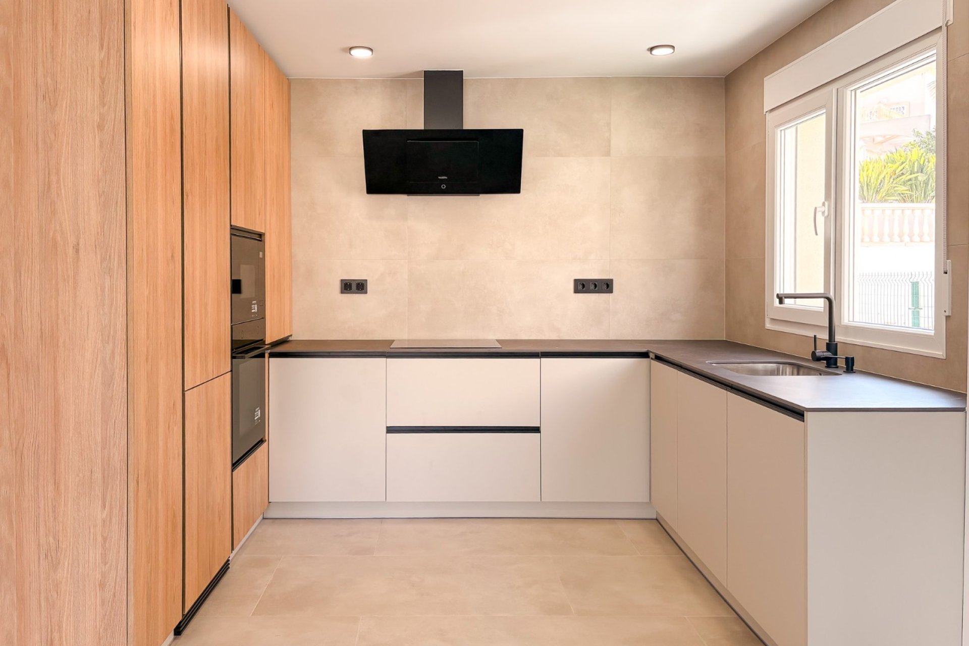 Resale - Villa / Semi detached - El Campello - Pueblo Acantilado - Venta Lanuza