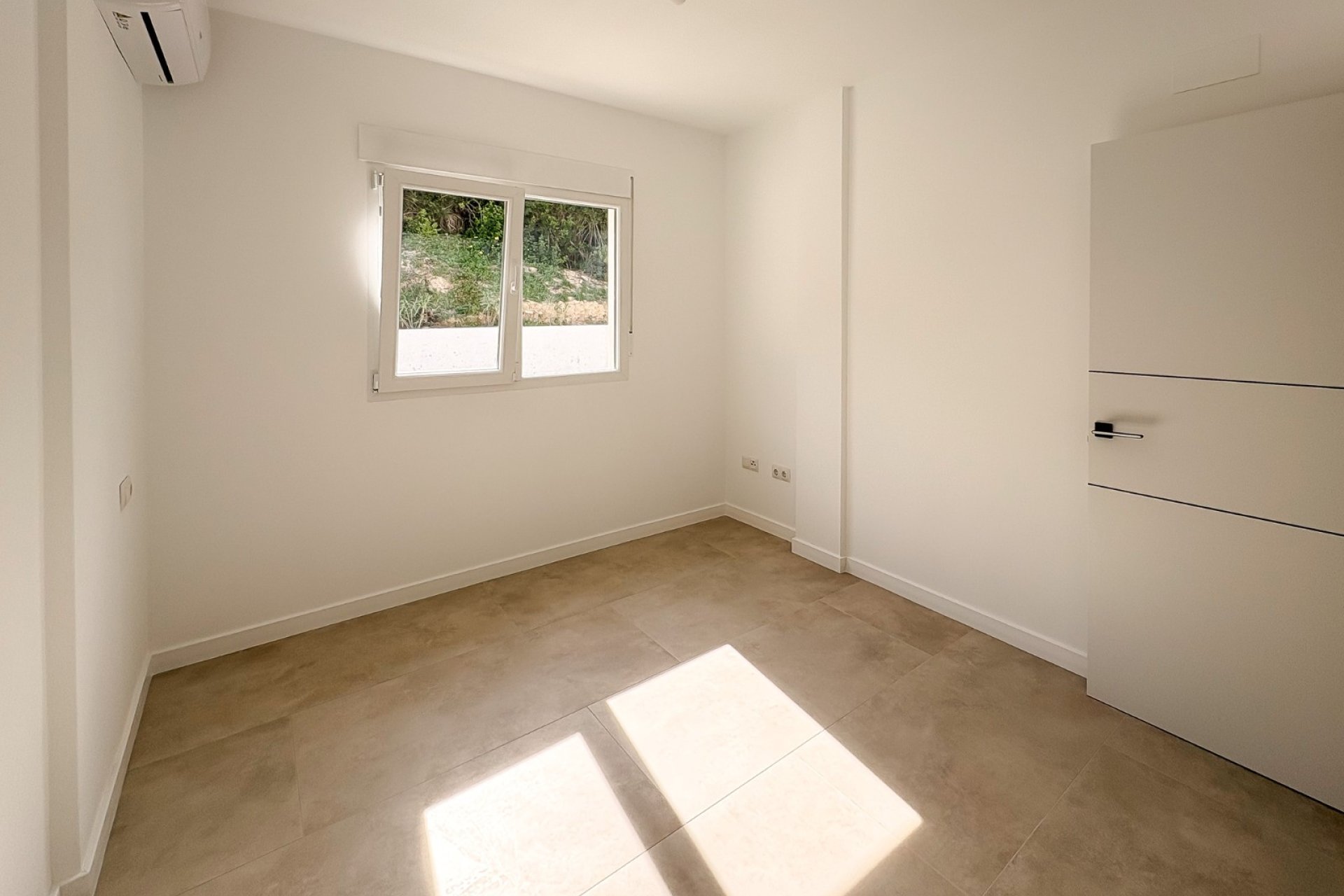 Resale - Villa / Semi detached - El Campello - Pueblo Acantilado - Venta Lanuza