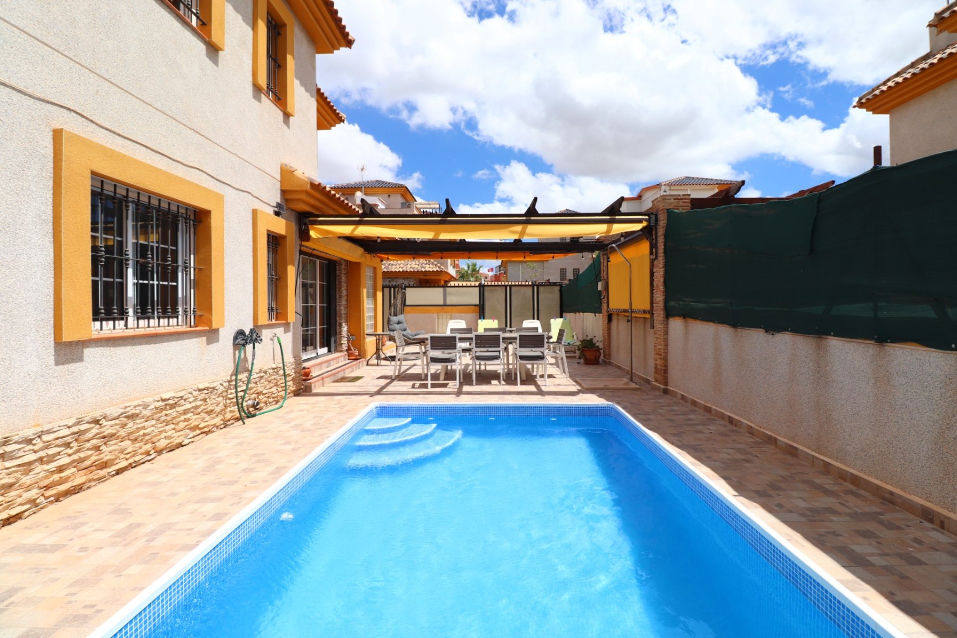 Resale - Villa / Semi detached - Los Montesinos - La Herrada