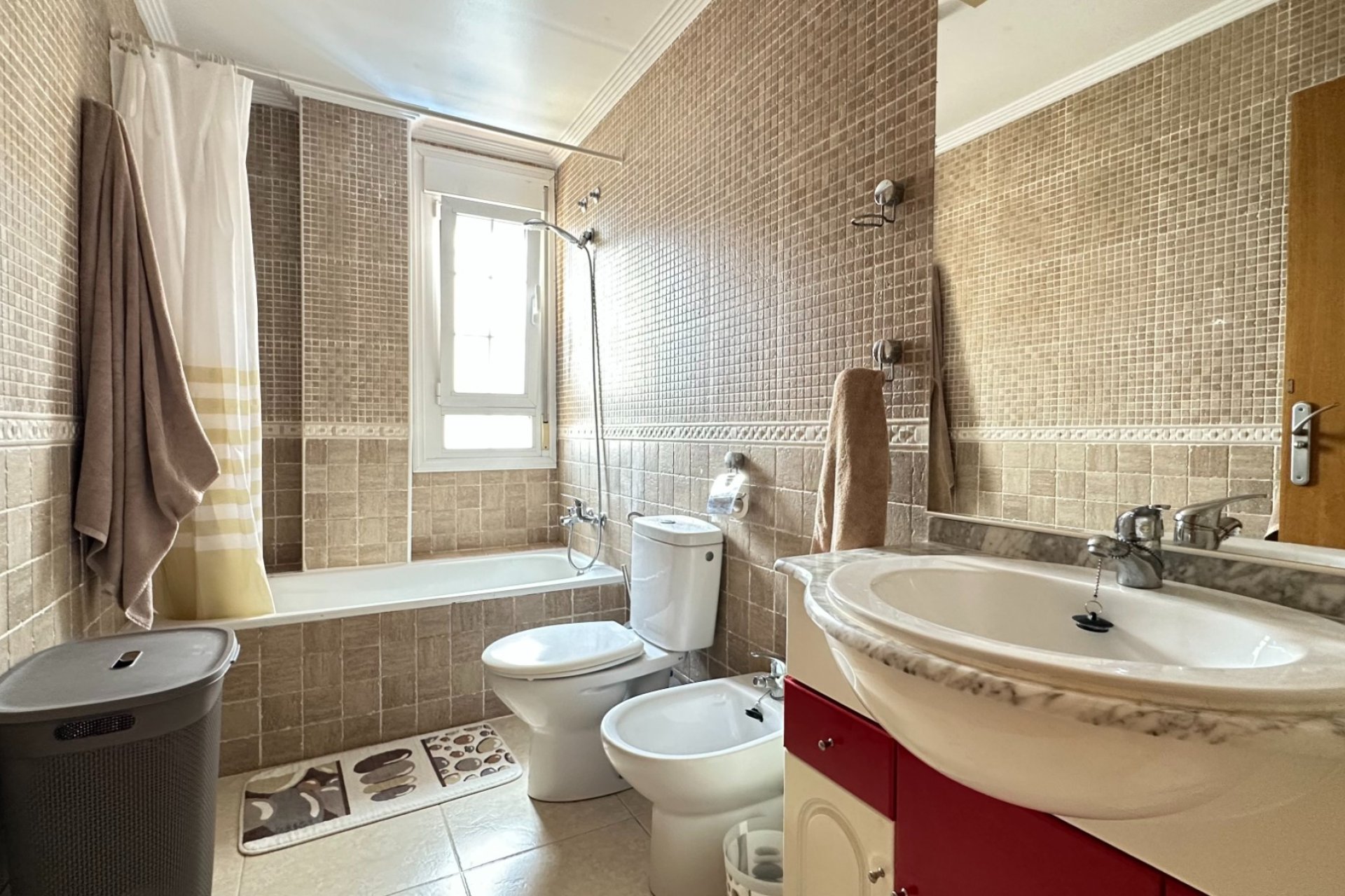 Resale - Villa / Semi detached - Los Montesinos - La Herrada