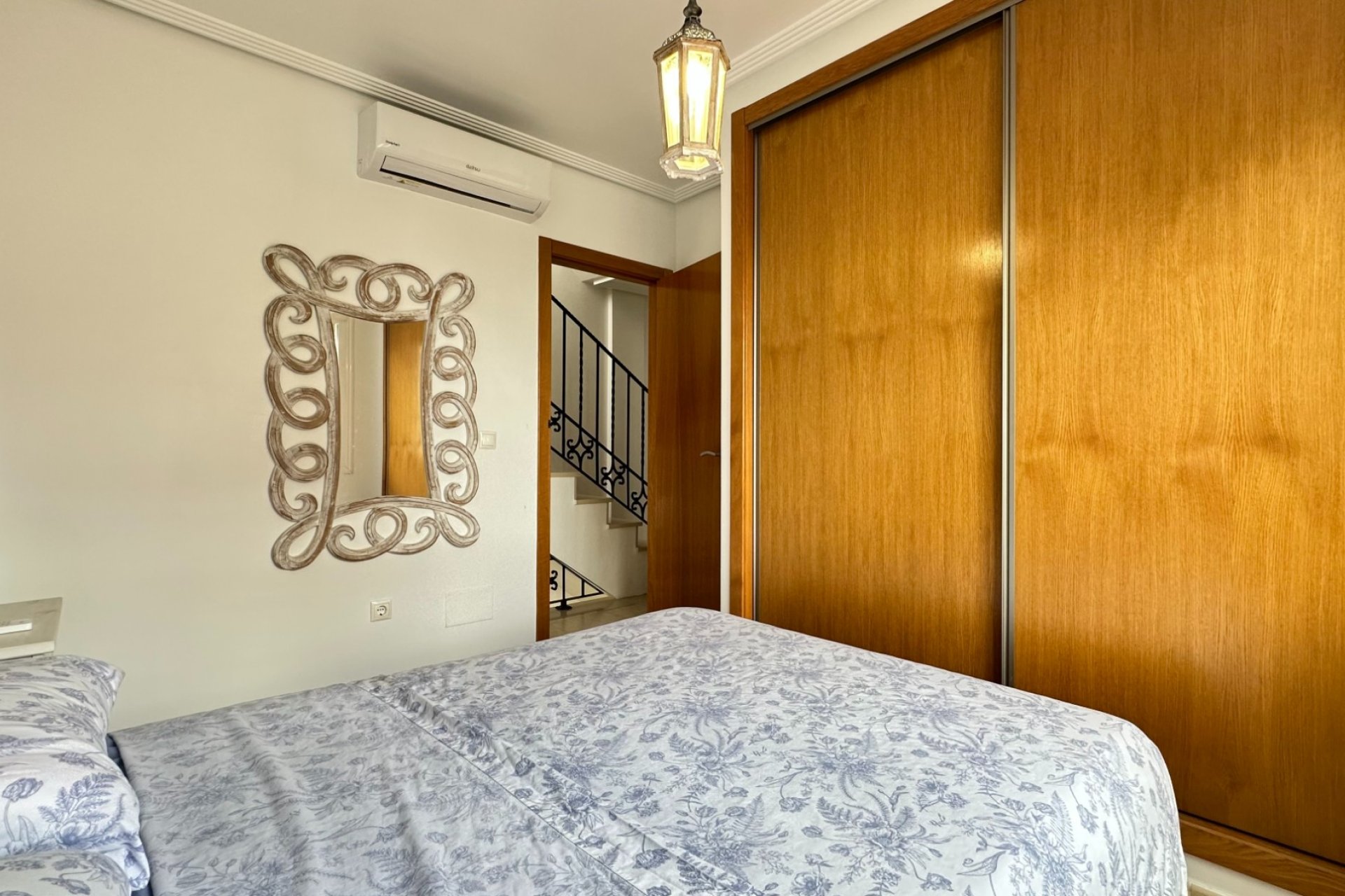 Resale - Villa / Semi detached - Los Montesinos - La Herrada