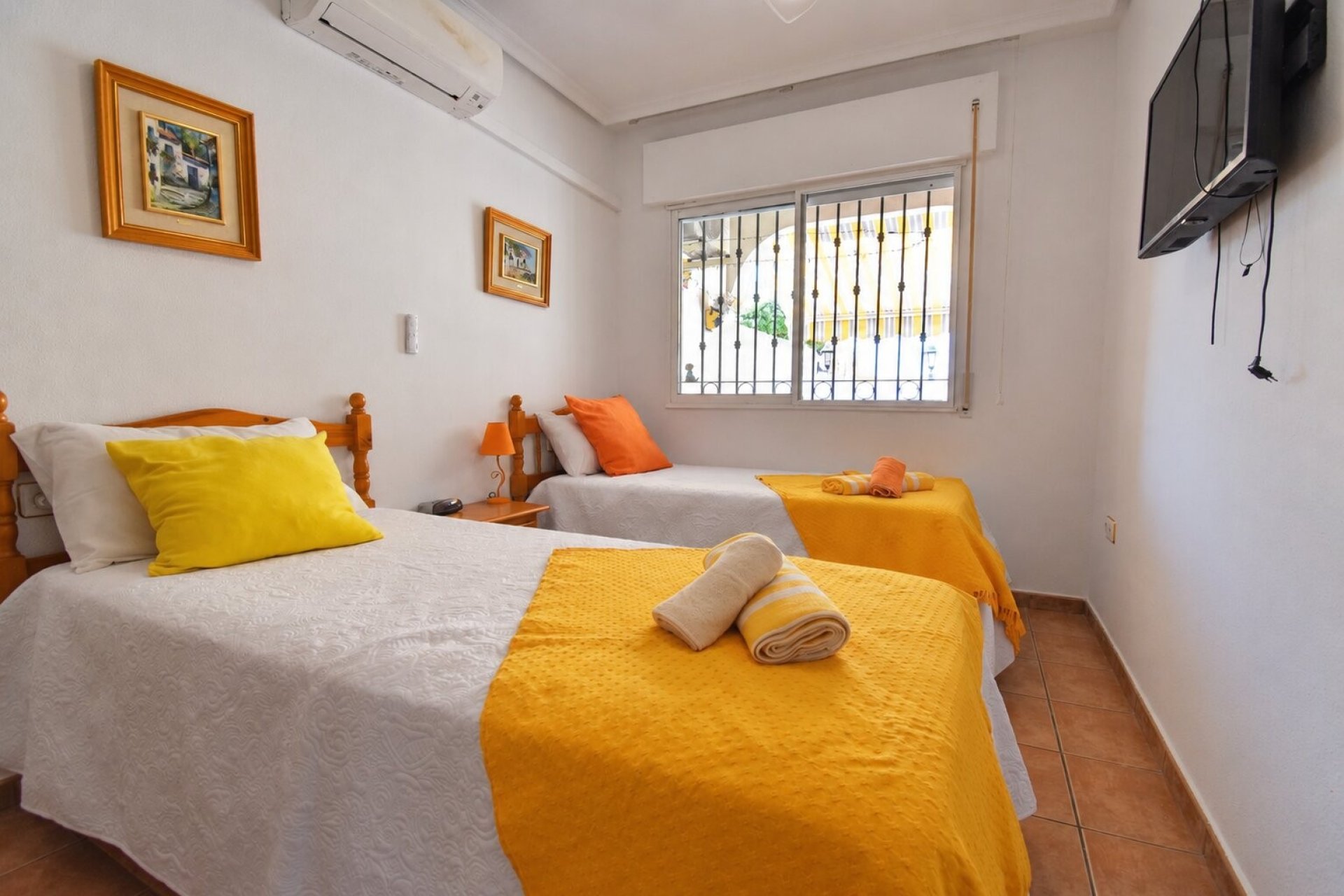 Resale - Villa / Semi detached - Orihuela Costa - La Zenia