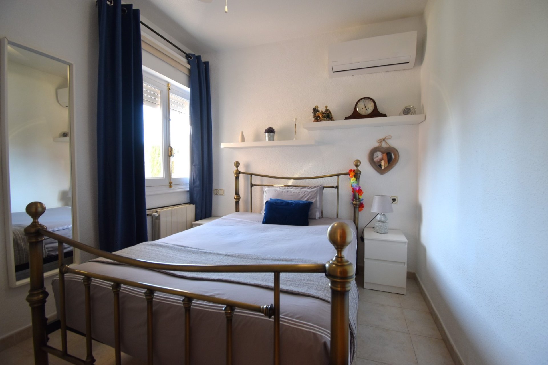 Resale - Villa / Semi detached - Orihuela Costa - Los Balcones