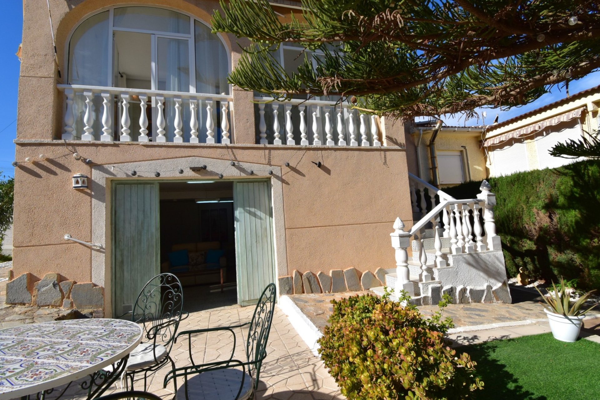 Resale - Villa / Semi detached - Orihuela Costa - Los Balcones