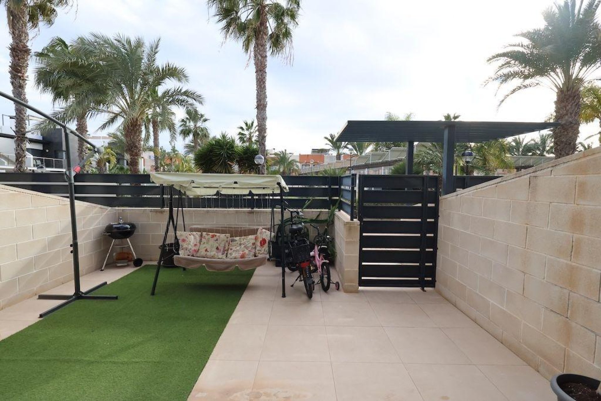 Resale - Villa / Semi detached - Orihuela Costa - Los Dolses