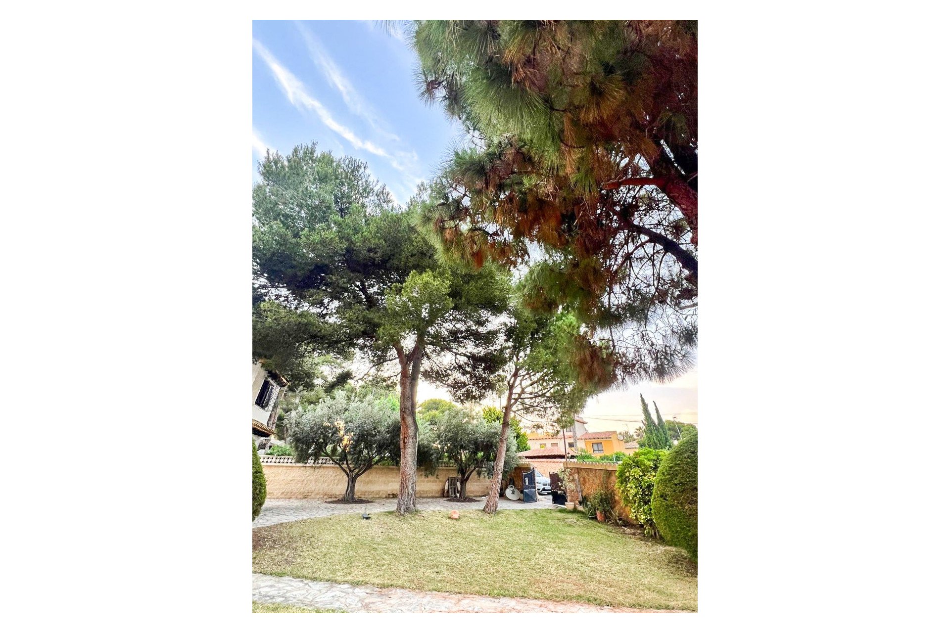 Resale - Villa / Semi detached - Orihuela Costa - Punta Prima