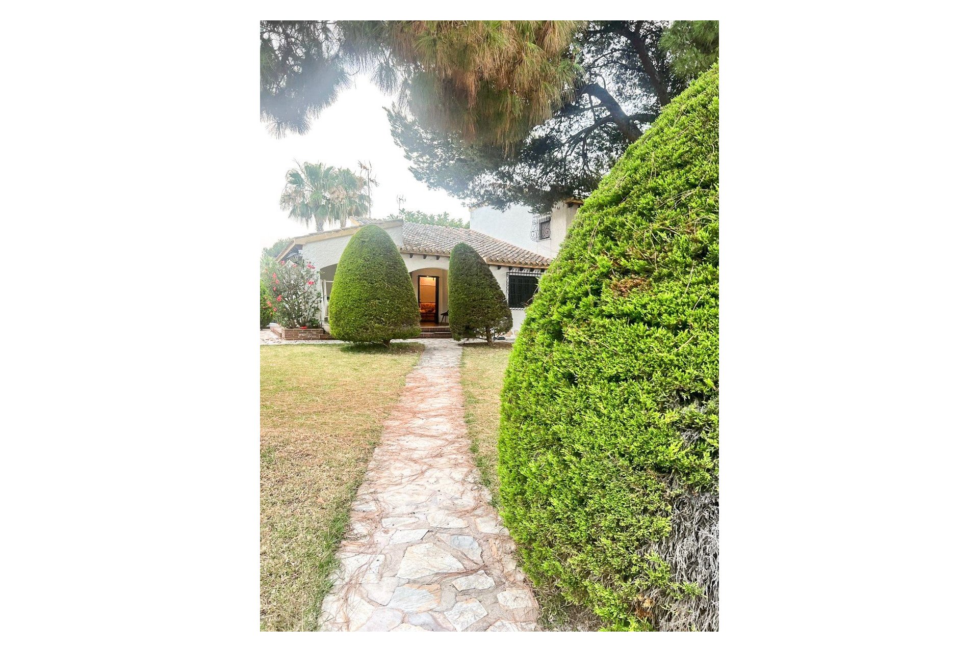 Resale - Villa / Semi detached - Orihuela Costa - Punta Prima