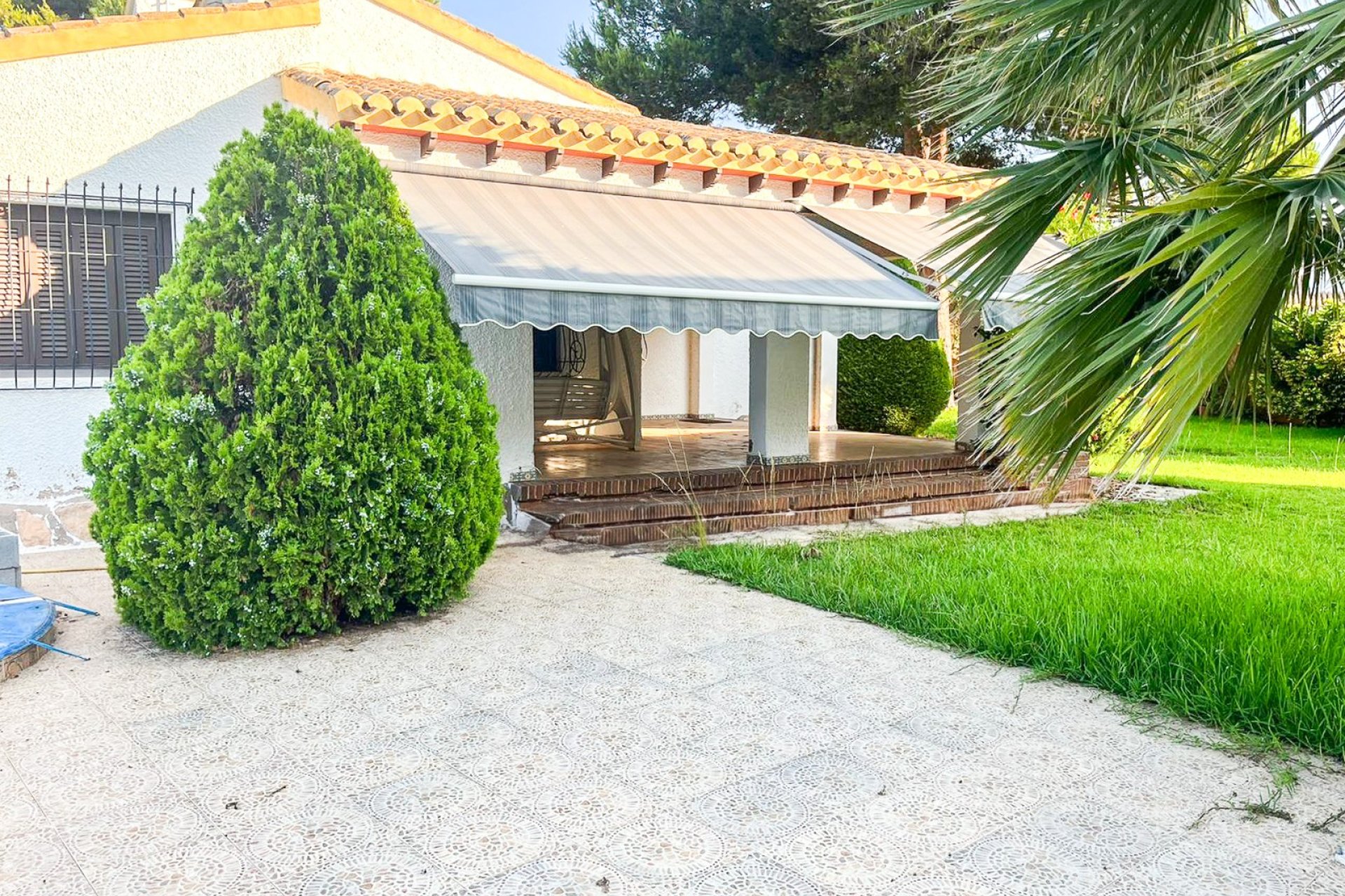 Resale - Villa / Semi detached - Orihuela Costa - Punta Prima