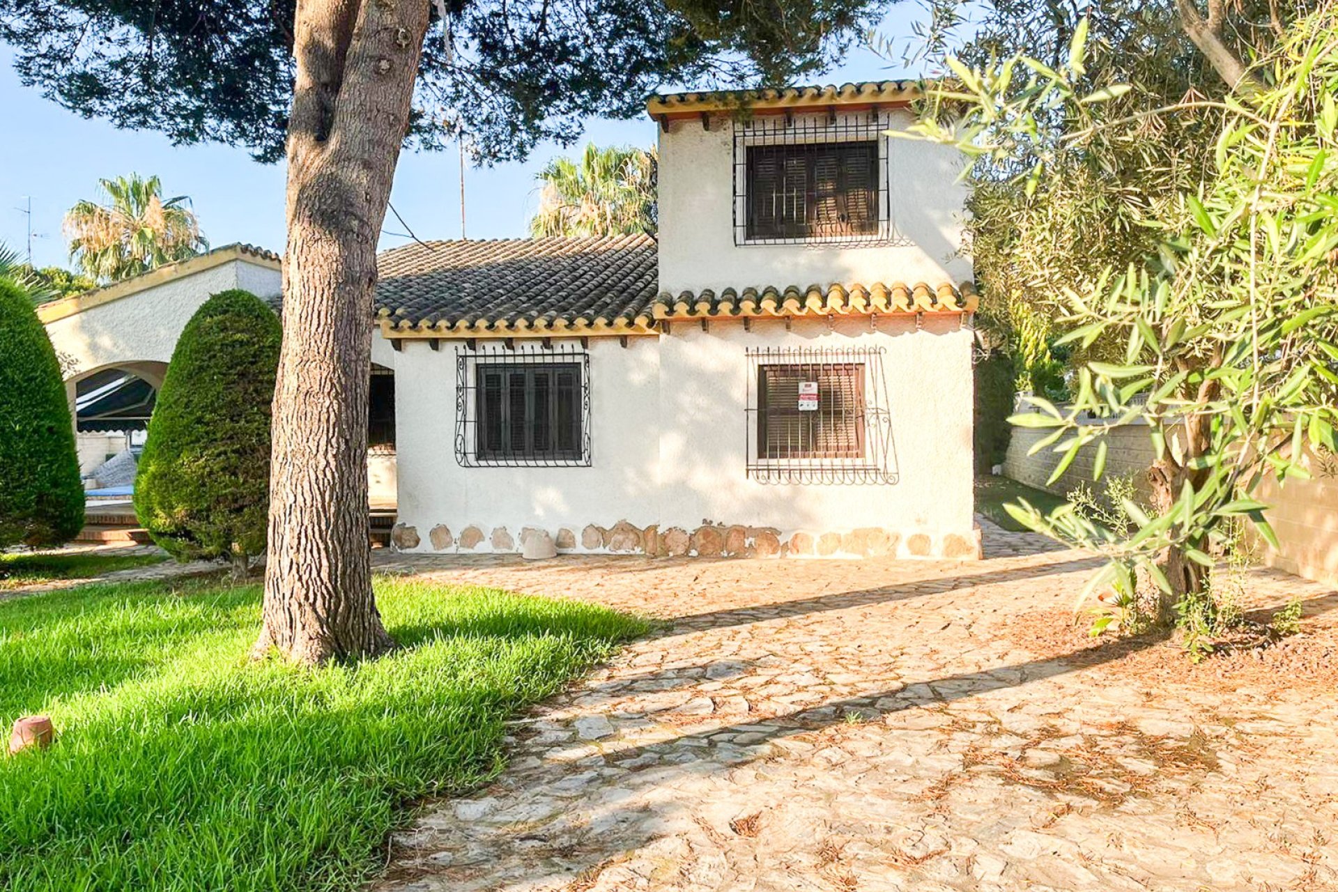 Resale - Villa / Semi detached - Orihuela Costa - Punta Prima