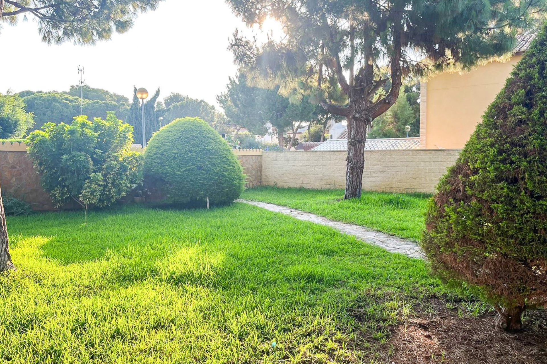 Resale - Villa / Semi detached - Orihuela Costa - Punta Prima