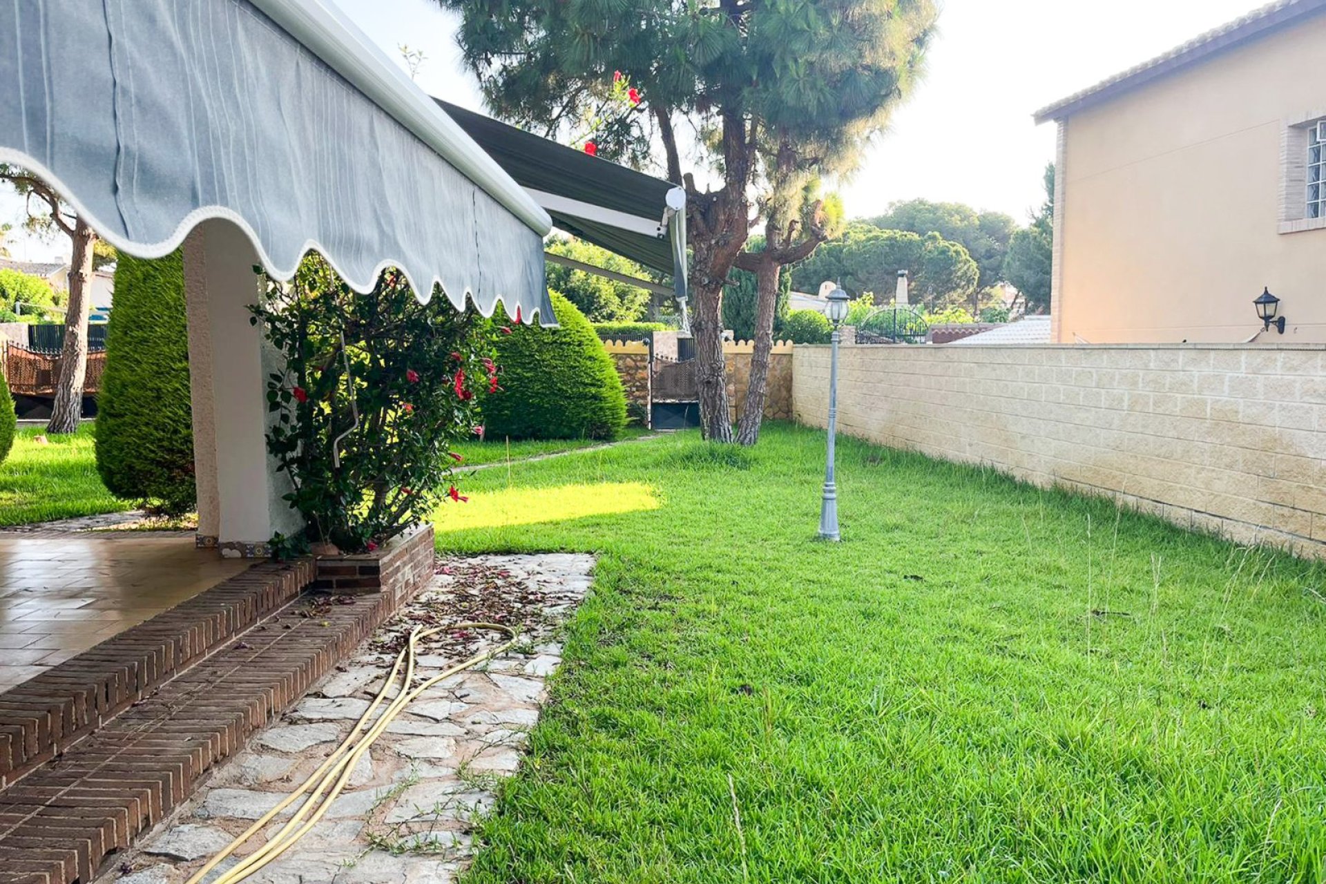 Resale - Villa / Semi detached - Orihuela Costa - Punta Prima