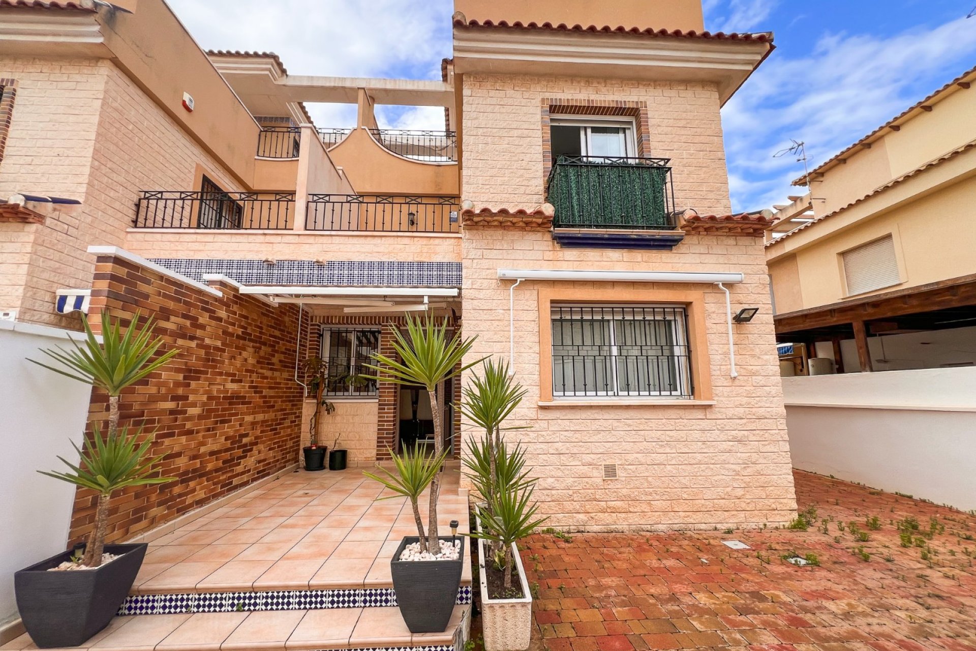 Resale - Villa / Semi detached - Pilar de la Horadada
