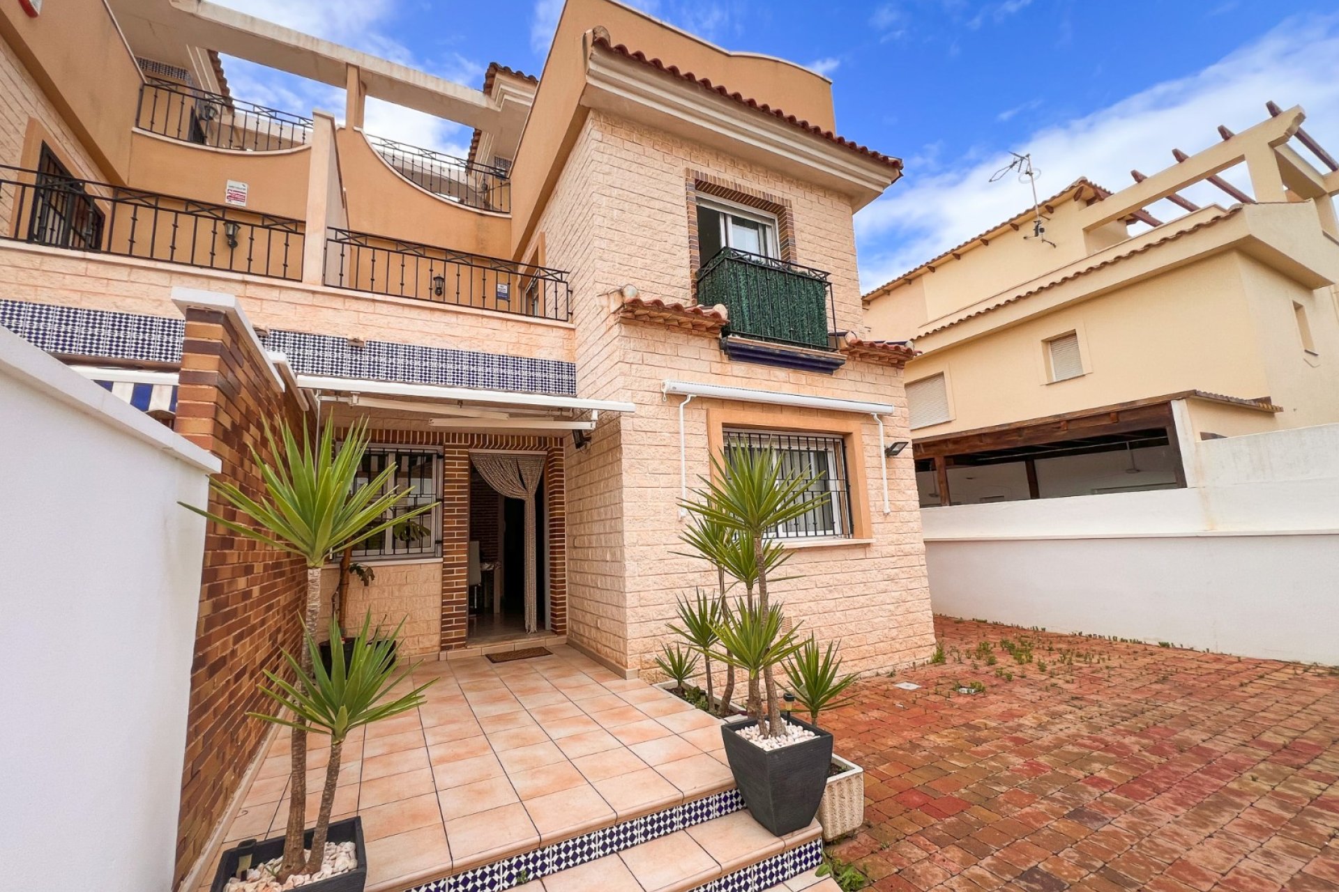 Resale - Villa / Semi detached - Pilar de la Horadada