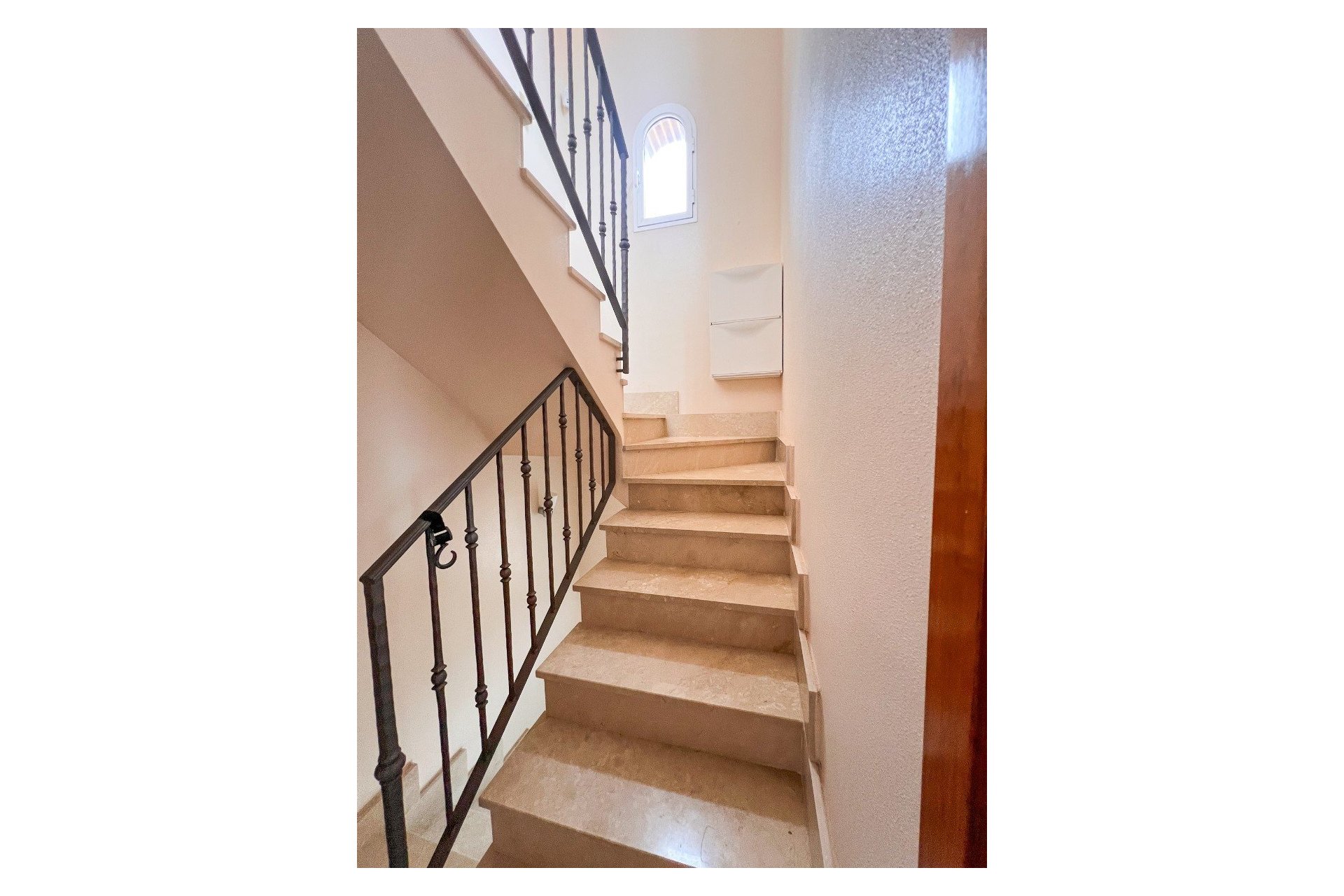 Resale - Villa / Semi detached - Pilar de la Horadada