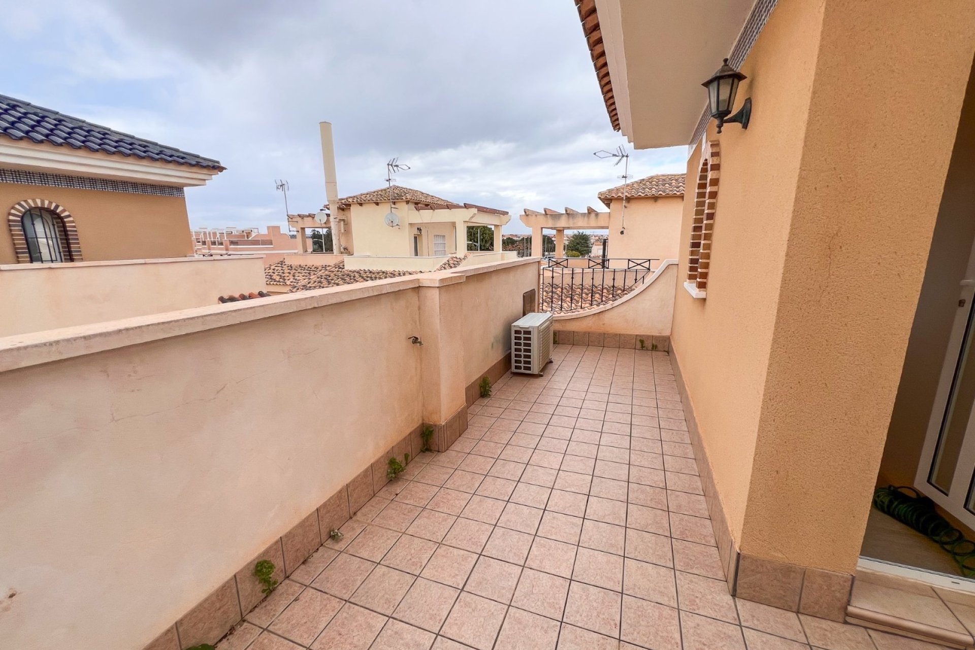 Resale - Villa / Semi detached - Pilar de la Horadada