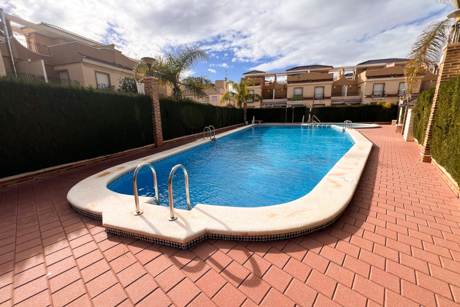 Resale - Villa / Semi detached - Pilar de la Horadada