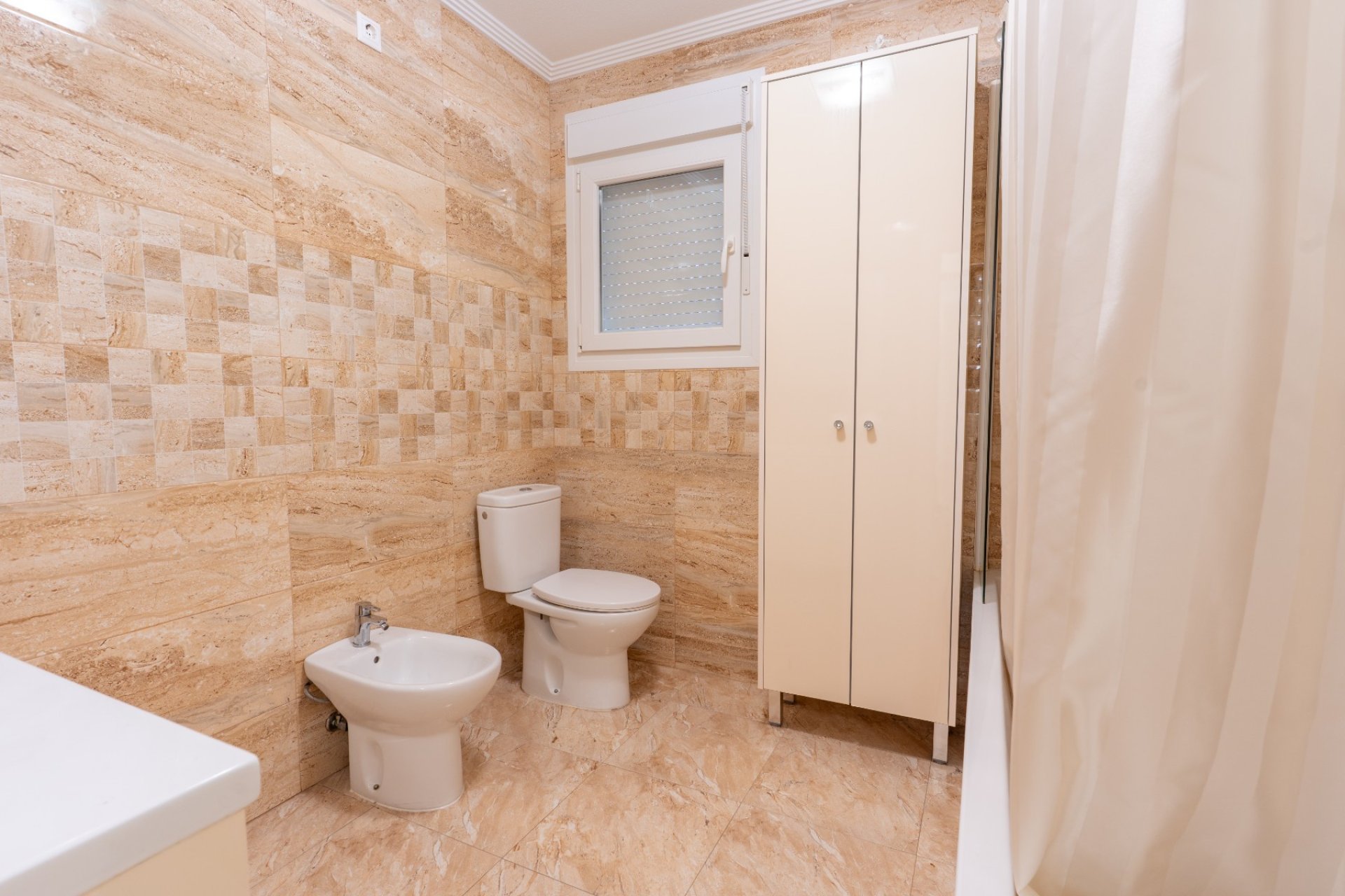 Resale - Villa / Semi detached - Torrevieja - Los Balcones