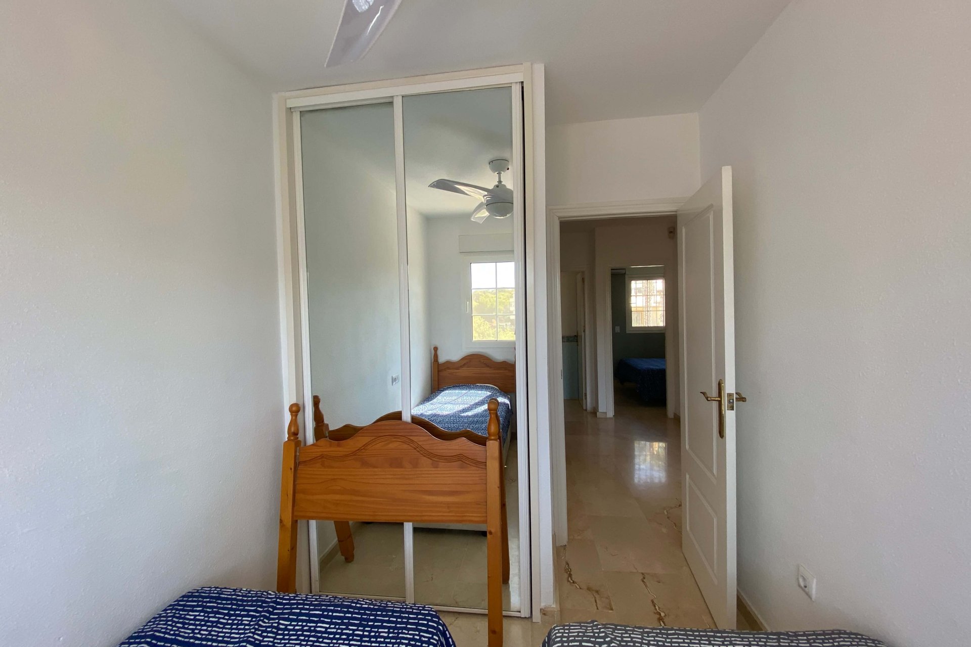 Resale - Villa / Semi detached - Villamartin
