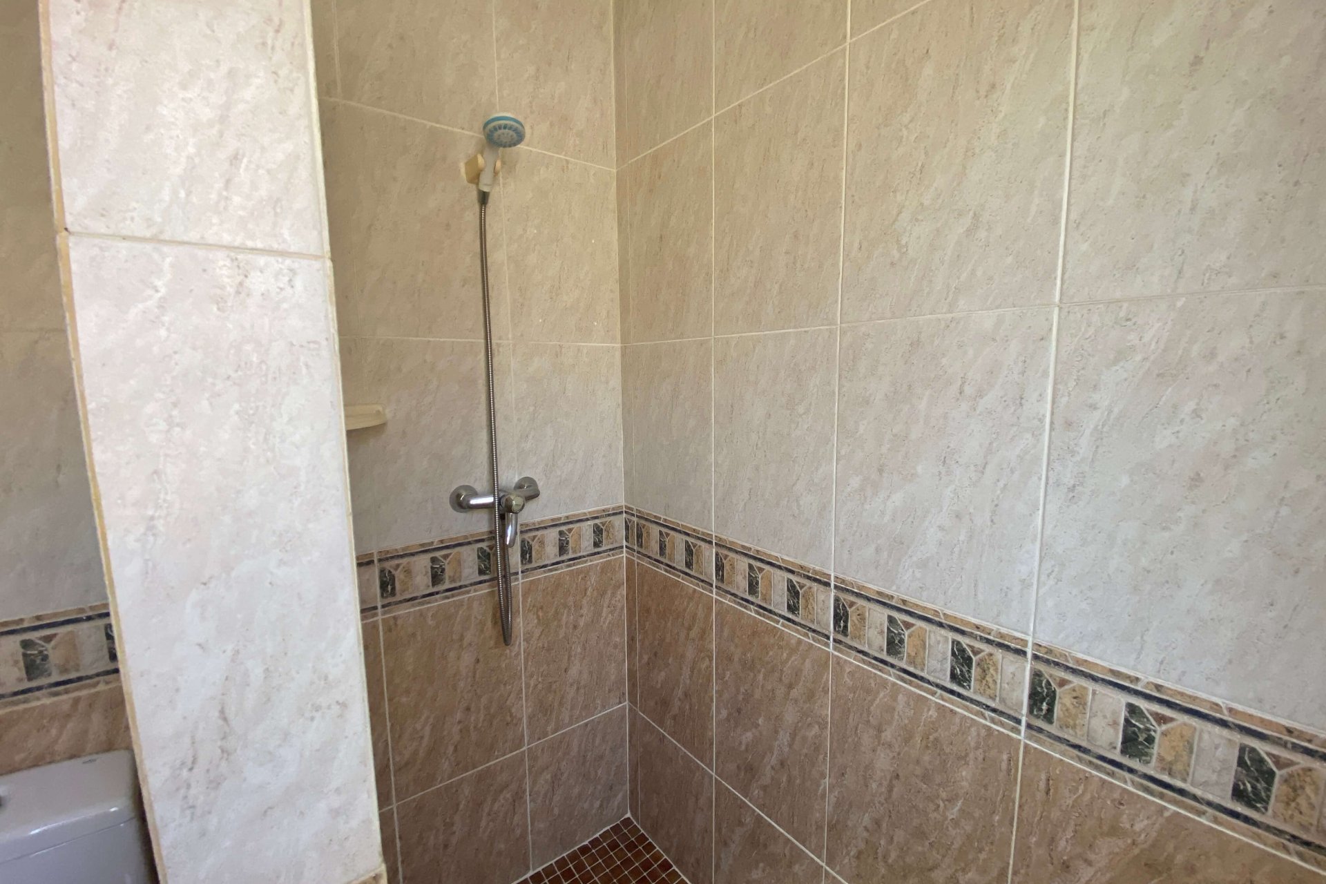 Resale - Villa / Semi detached - Villamartin