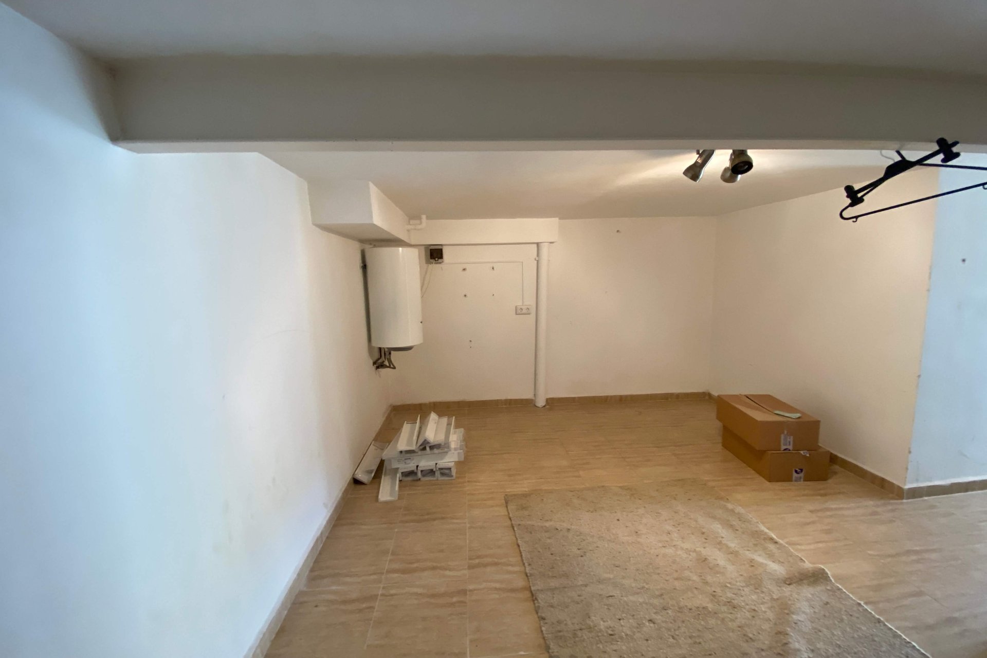 Resale - Villa / Semi detached - Villamartin