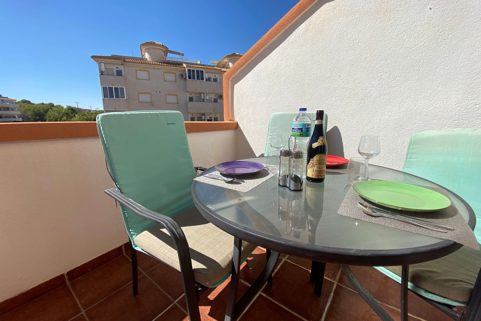 Resale - Villa / Semi detached - Villamartin