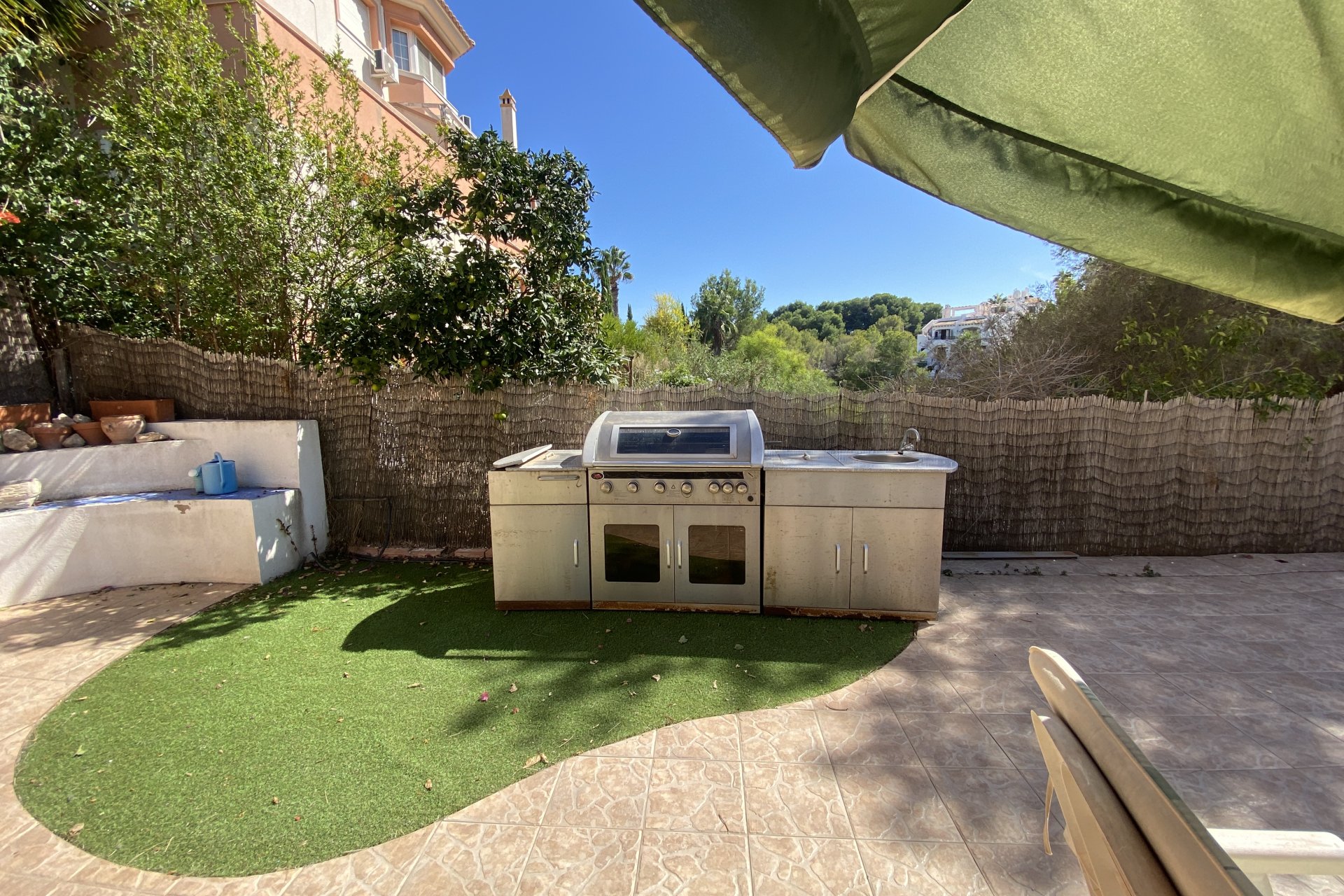 Resale - Villa / Semi detached - Villamartin