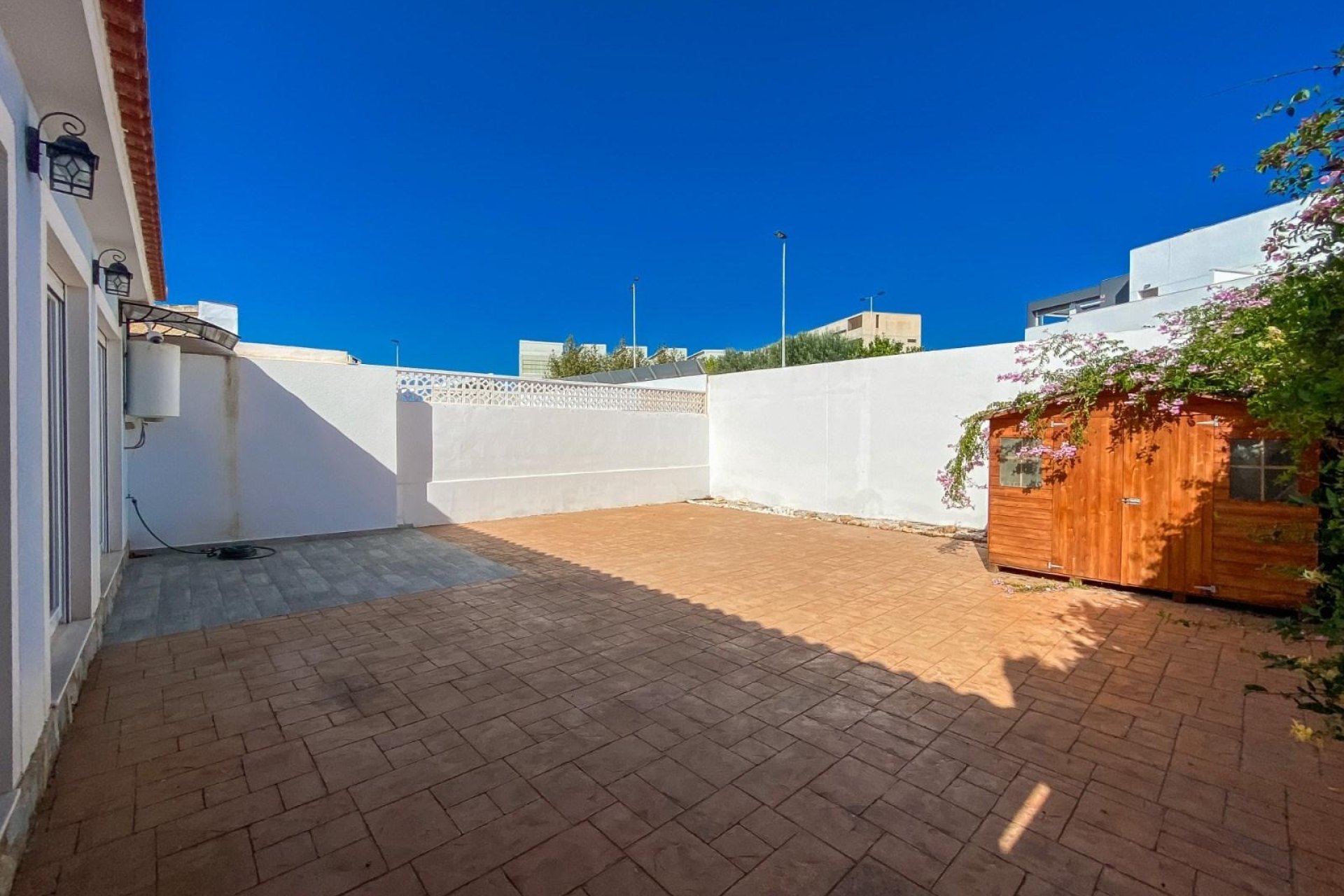Resale - Villa - Torrevieja - Aguas Nuevas