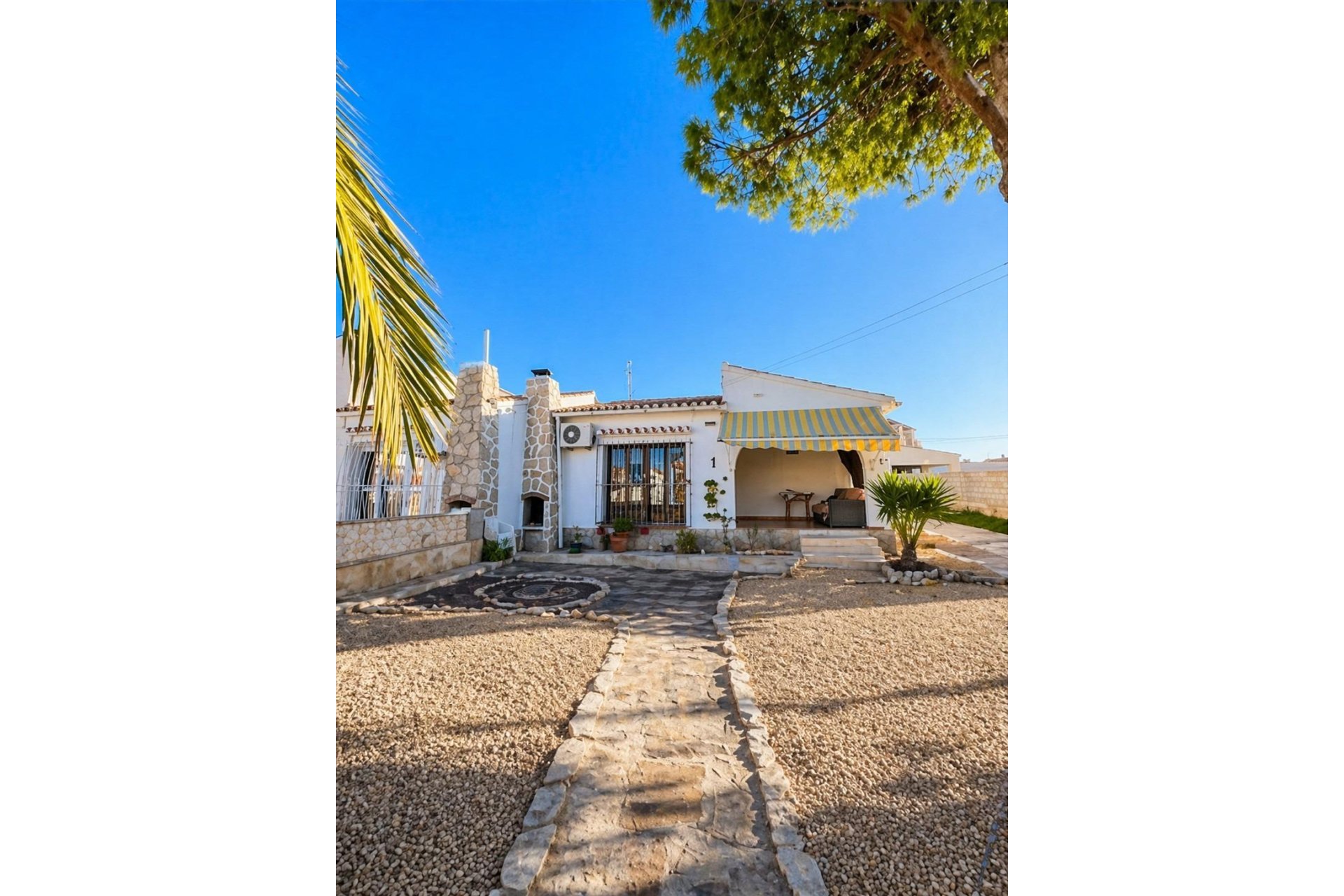 Resale - Villa - Torrevieja - Aguas Nuevas