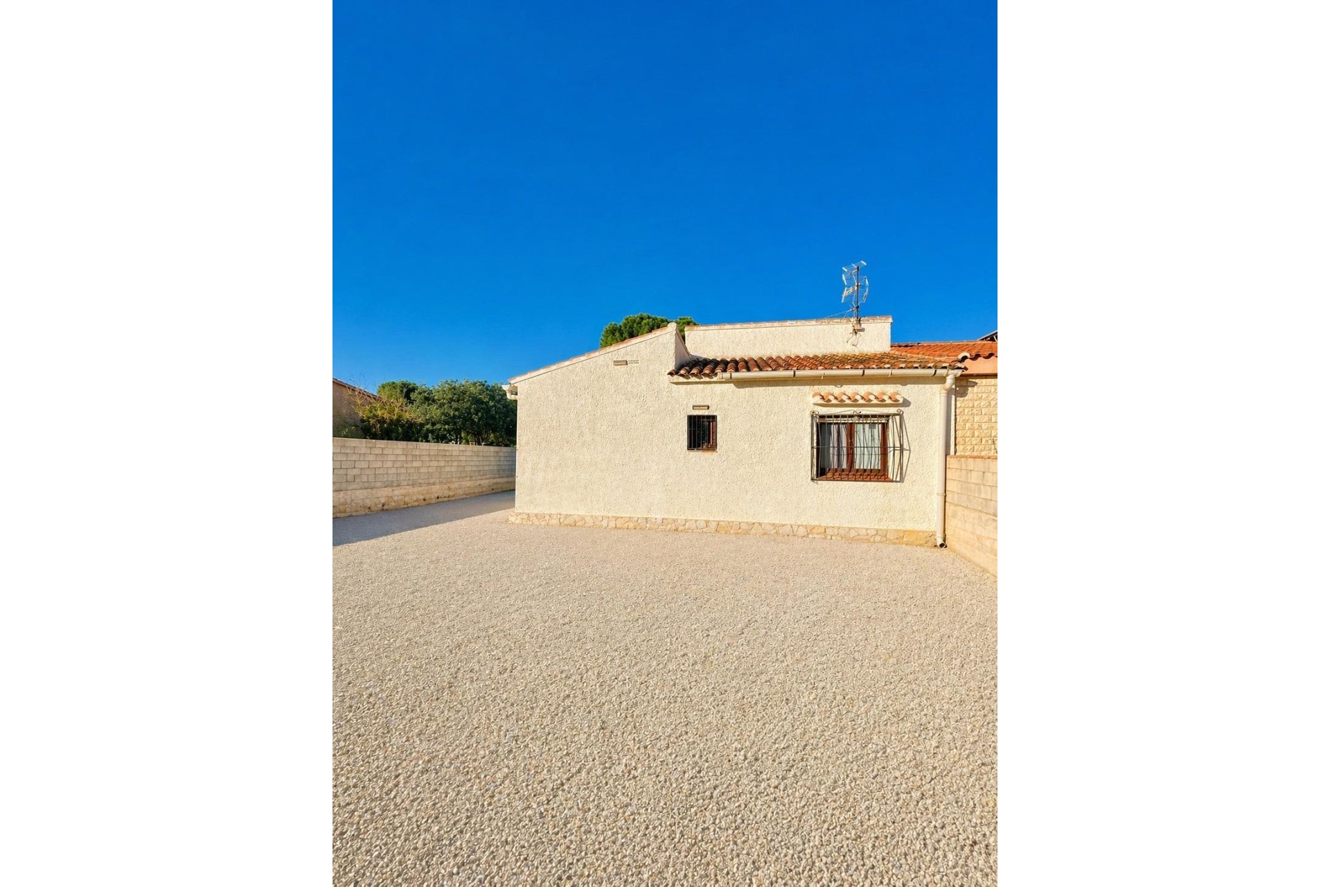 Resale - Villa - Torrevieja - Aguas Nuevas