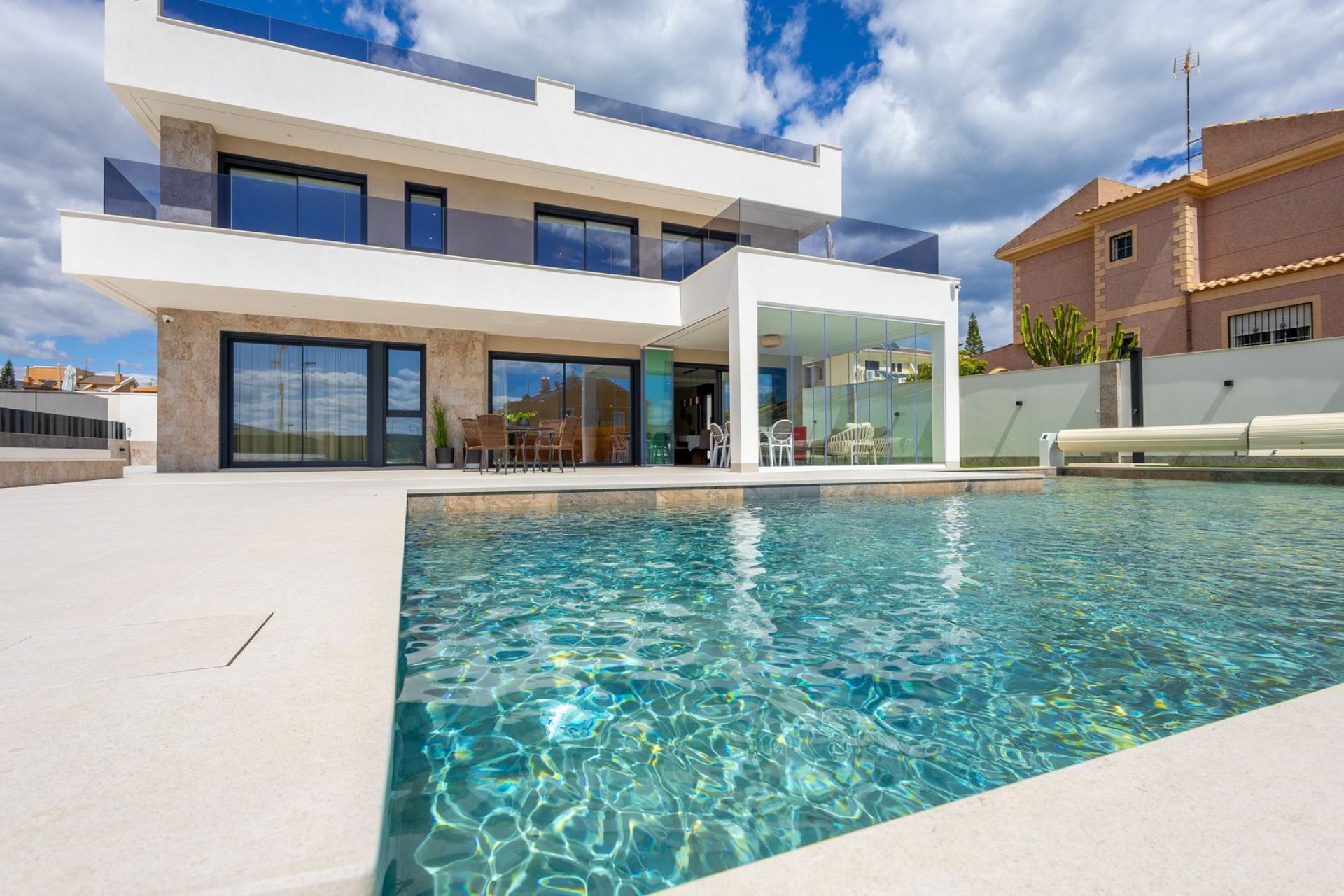 Resale - Villa - Torrevieja - Aguas Nuevas
