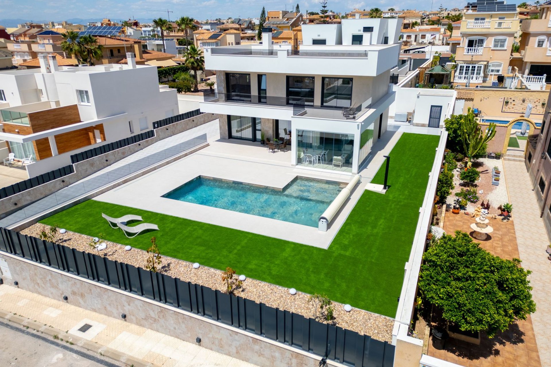 Resale - Villa - Torrevieja - Aguas Nuevas