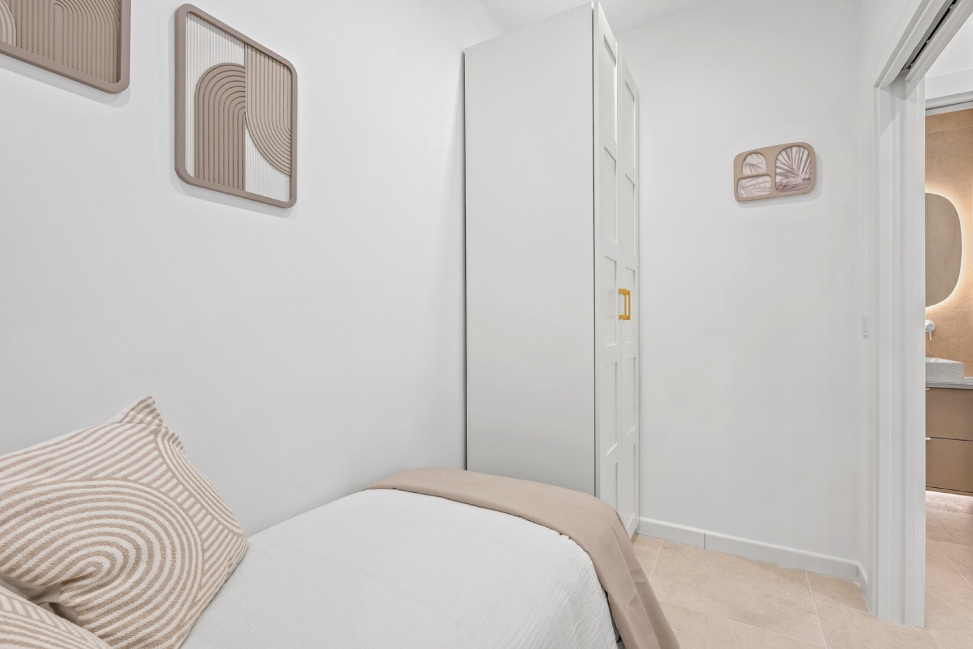 Resale - Villa - Torrevieja - El Chaparral