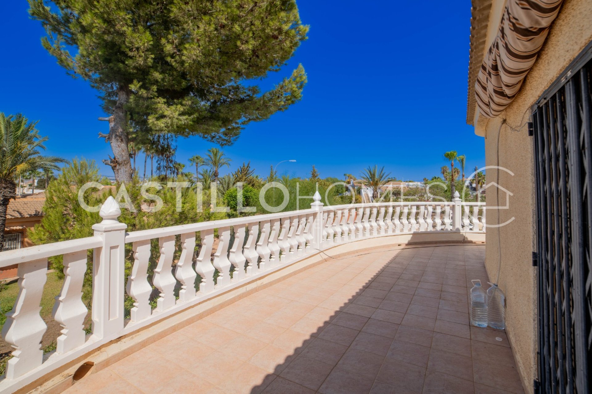 Resale - Villa - Torrevieja - El Chaparral