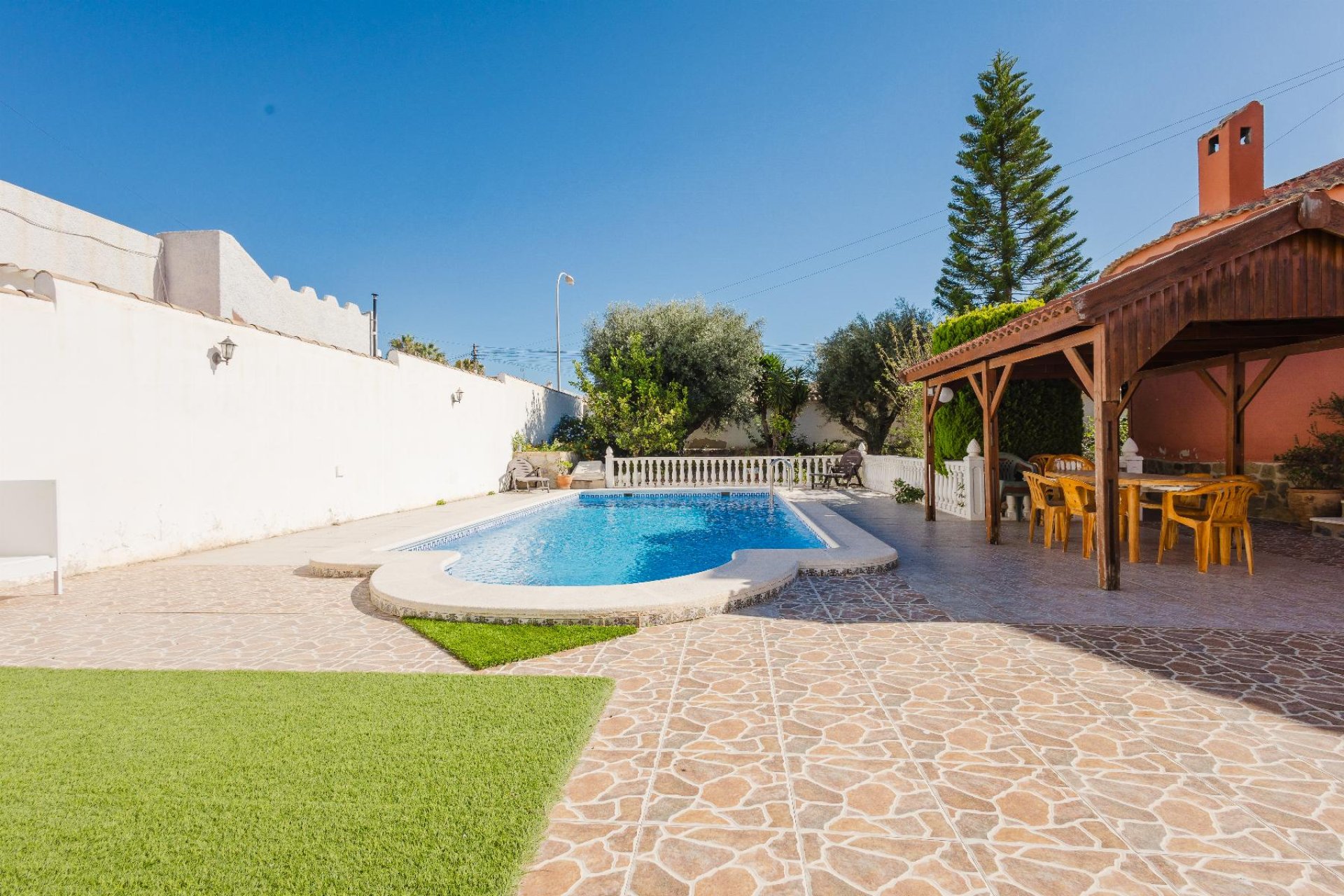 Resale - Villa - Torrevieja - La Siesta