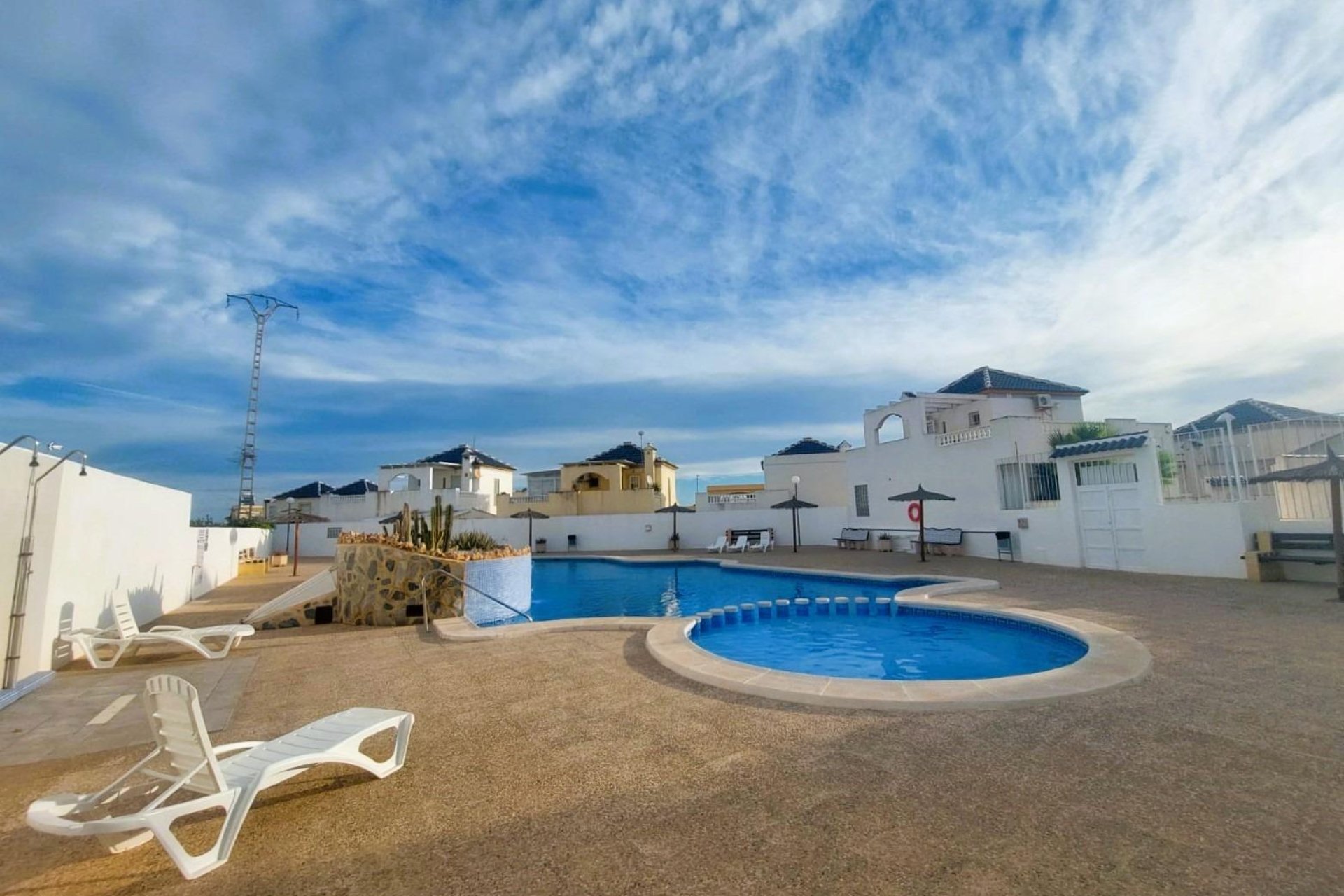 Resale - Villa - Torrevieja - Los altos