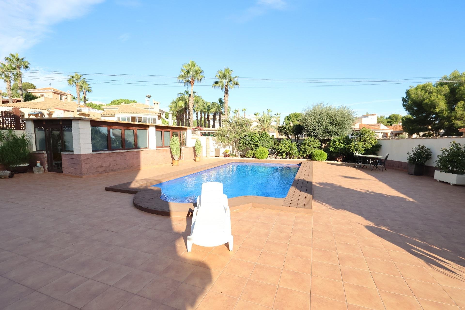 Resale - Villa - Torrevieja - Los Balcones - Los Altos del Edén