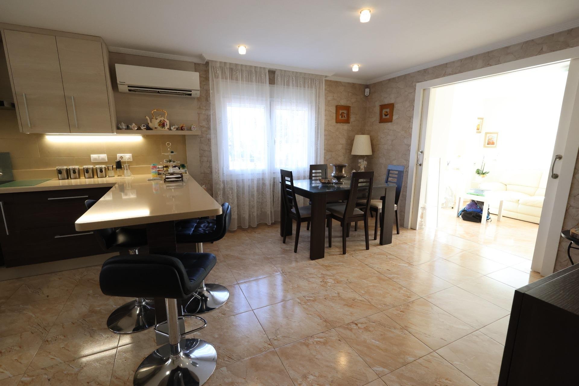 Resale - Villa - Torrevieja - Los Balcones