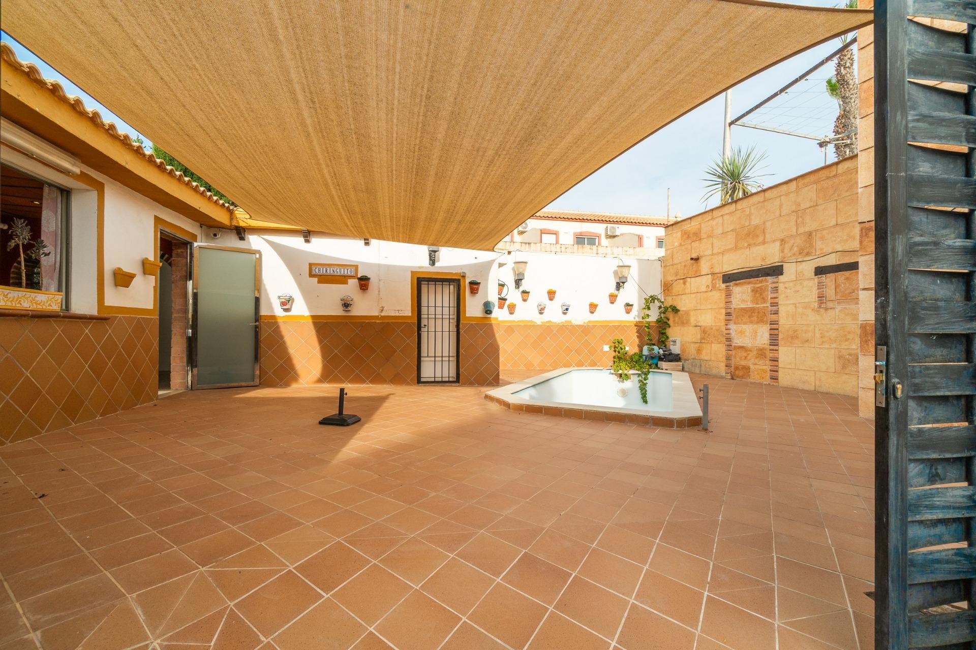 Resale - Villa - Torrevieja - Orihuela costa