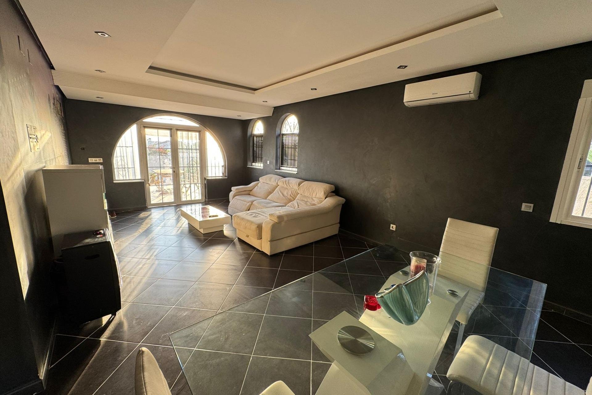 Resale - Villa - Torrevieja - San luis