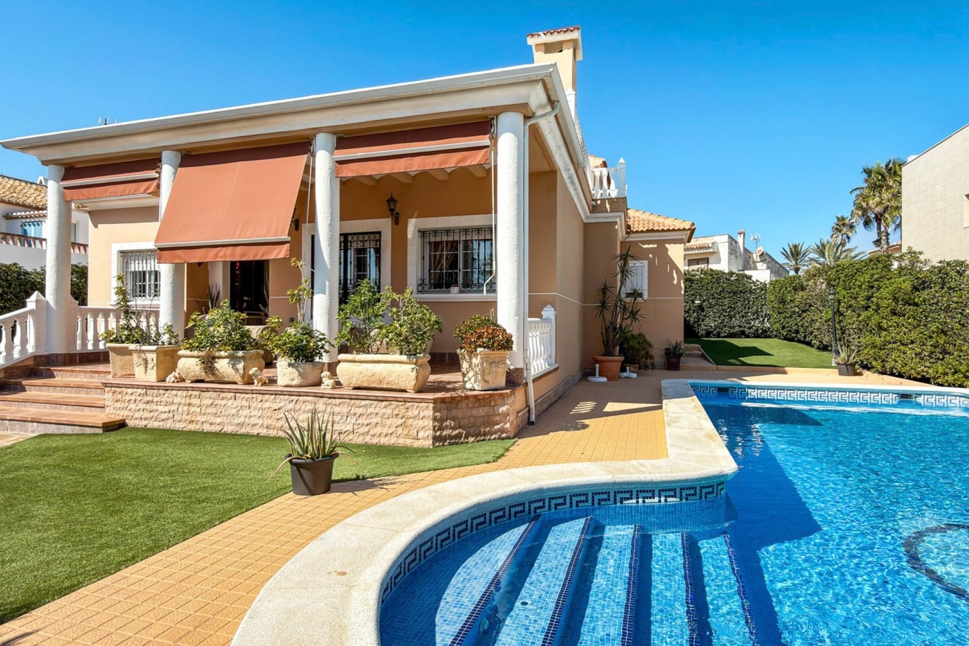 Resale - Villa - Torrevieja - Torrelamata - La Mata