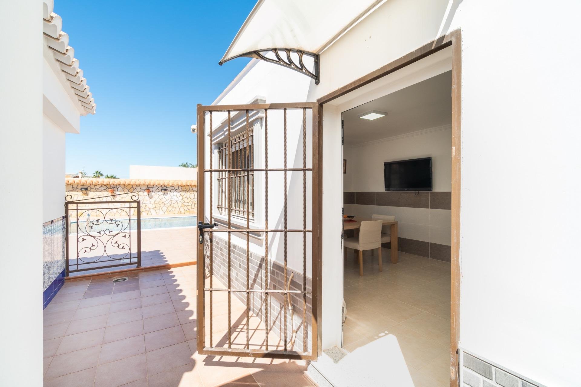 Resale - Villa - Torrevieja - Torreta florida