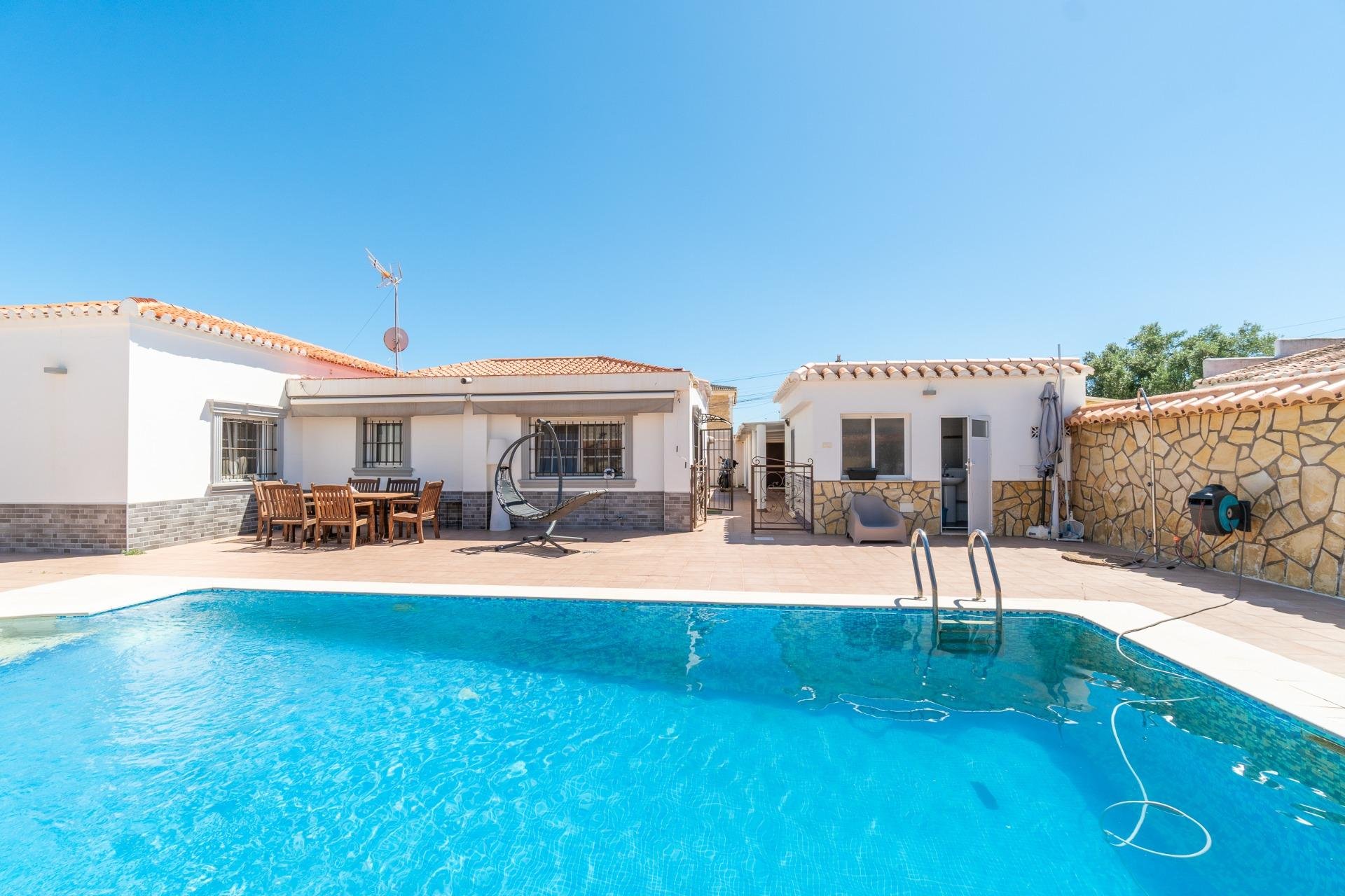 Resale - Villa - Torrevieja - Torreta florida