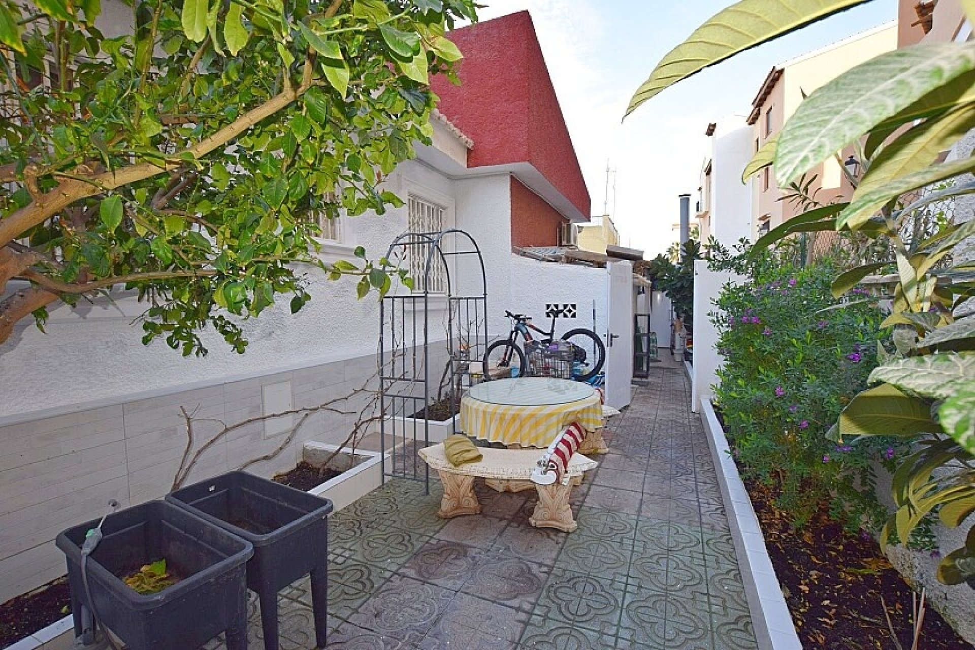 Resale - Villa - Torrevieja